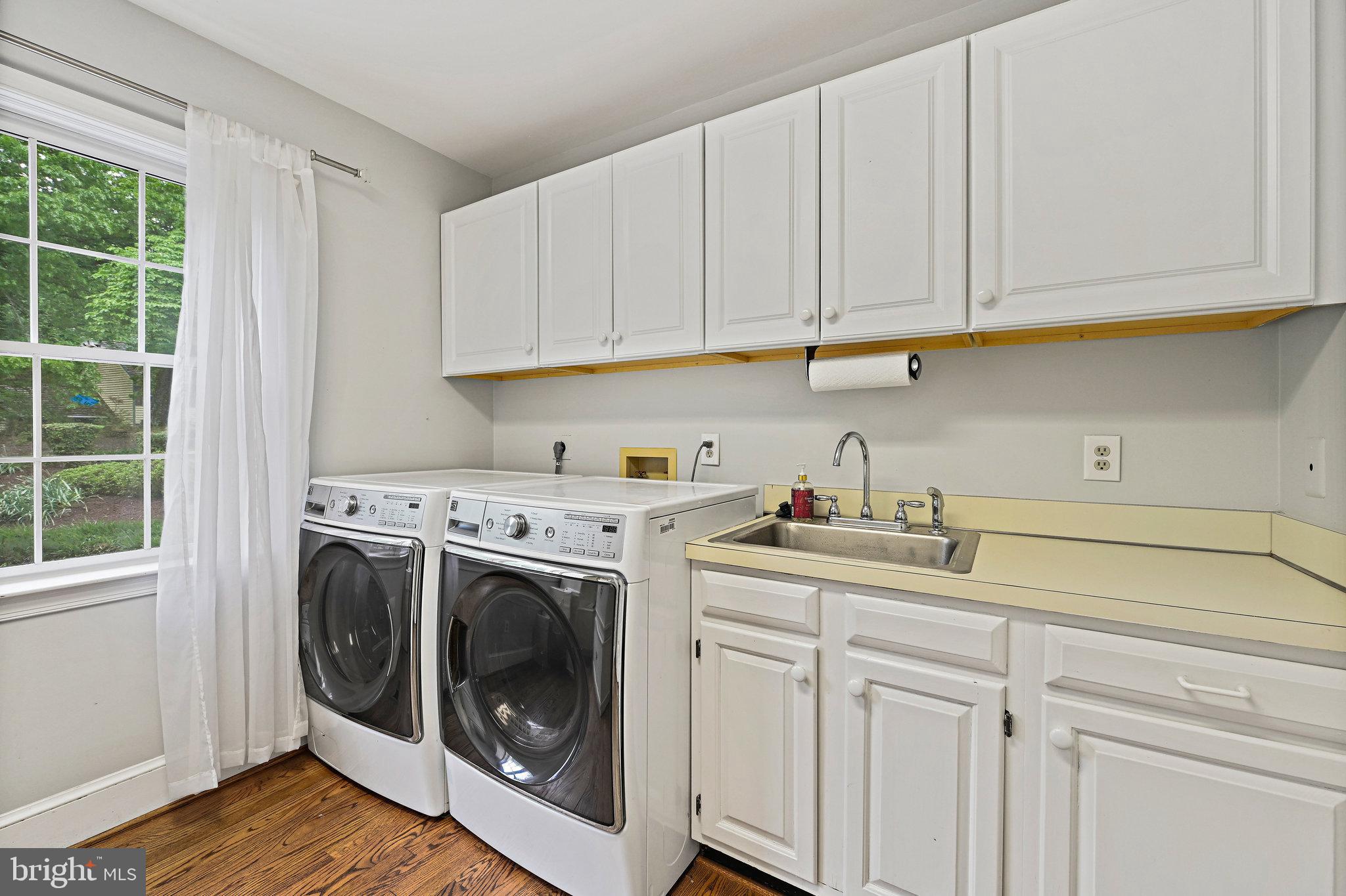 HIGHVIEW THREE - Residential