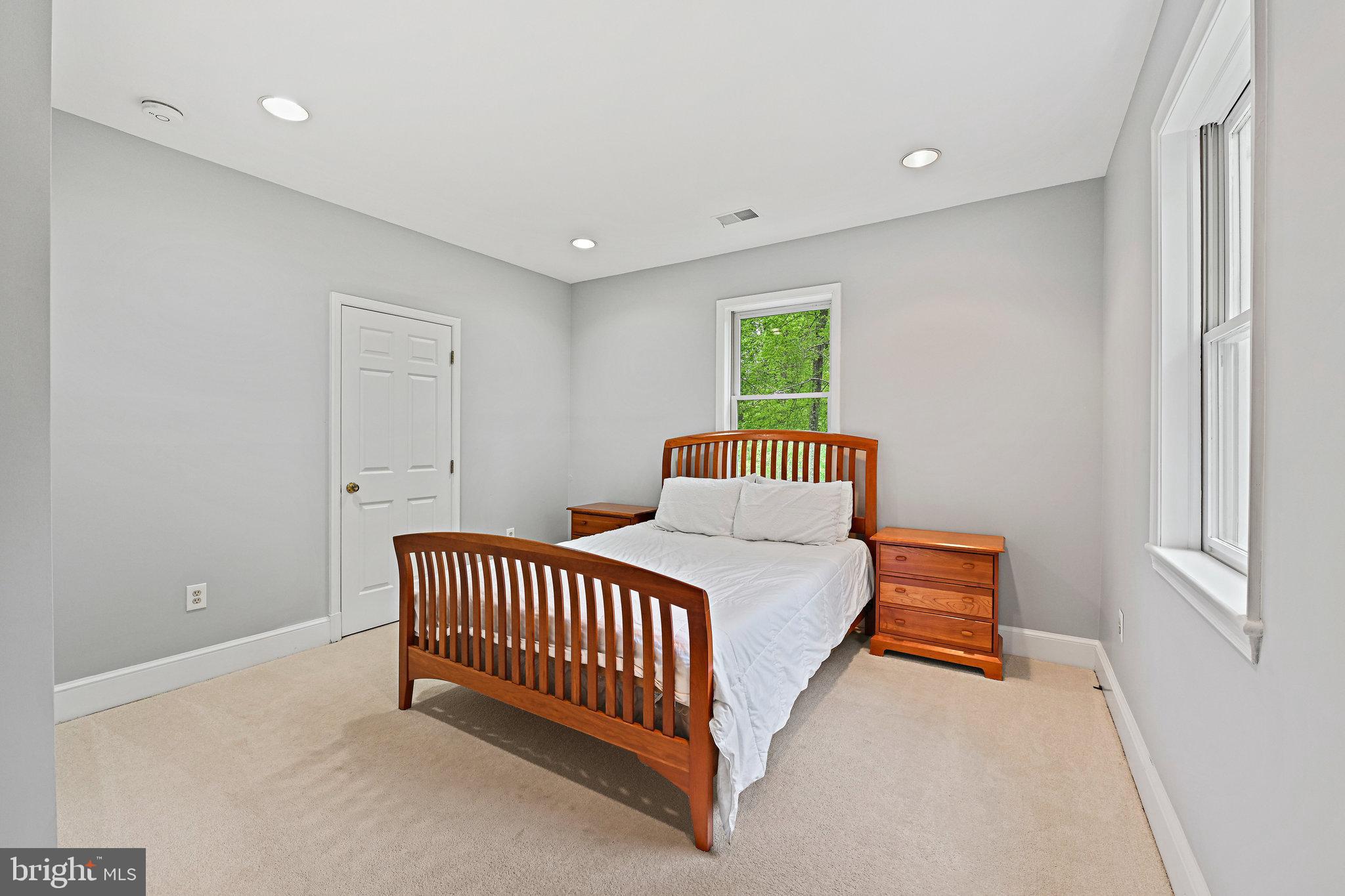 HIGHVIEW THREE - Residential