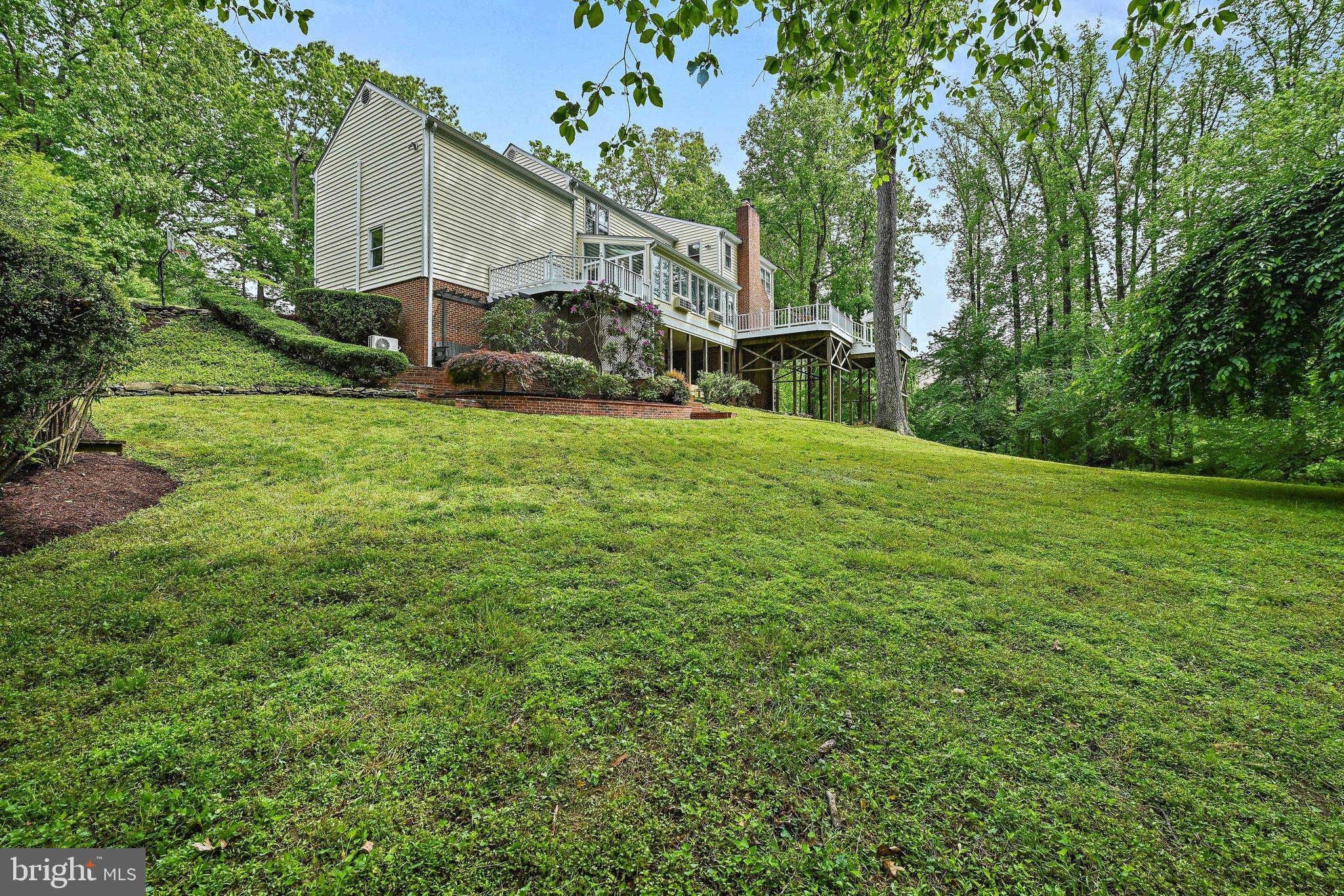 HIGHVIEW THREE - Residential