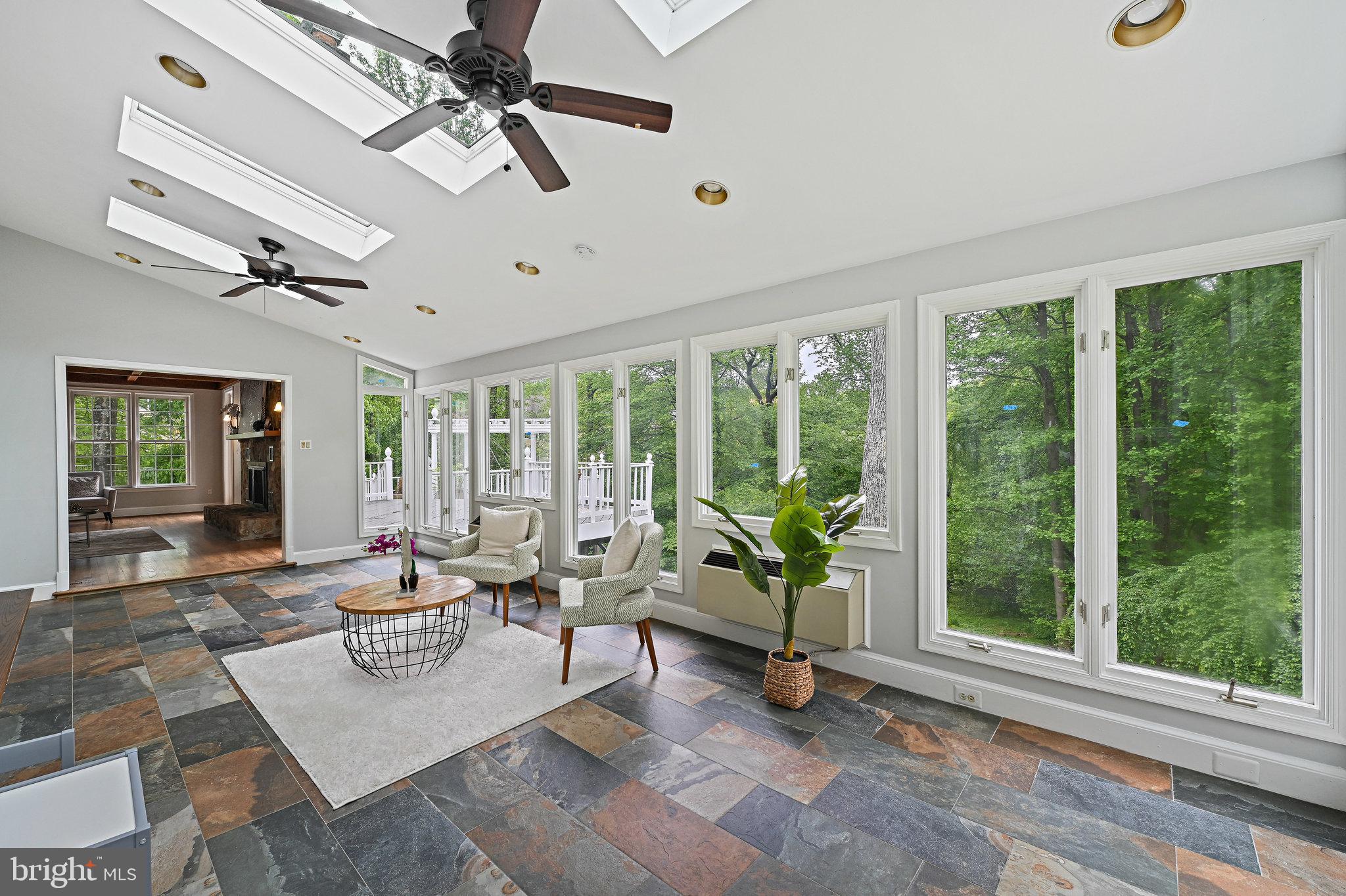 HIGHVIEW THREE - Residential