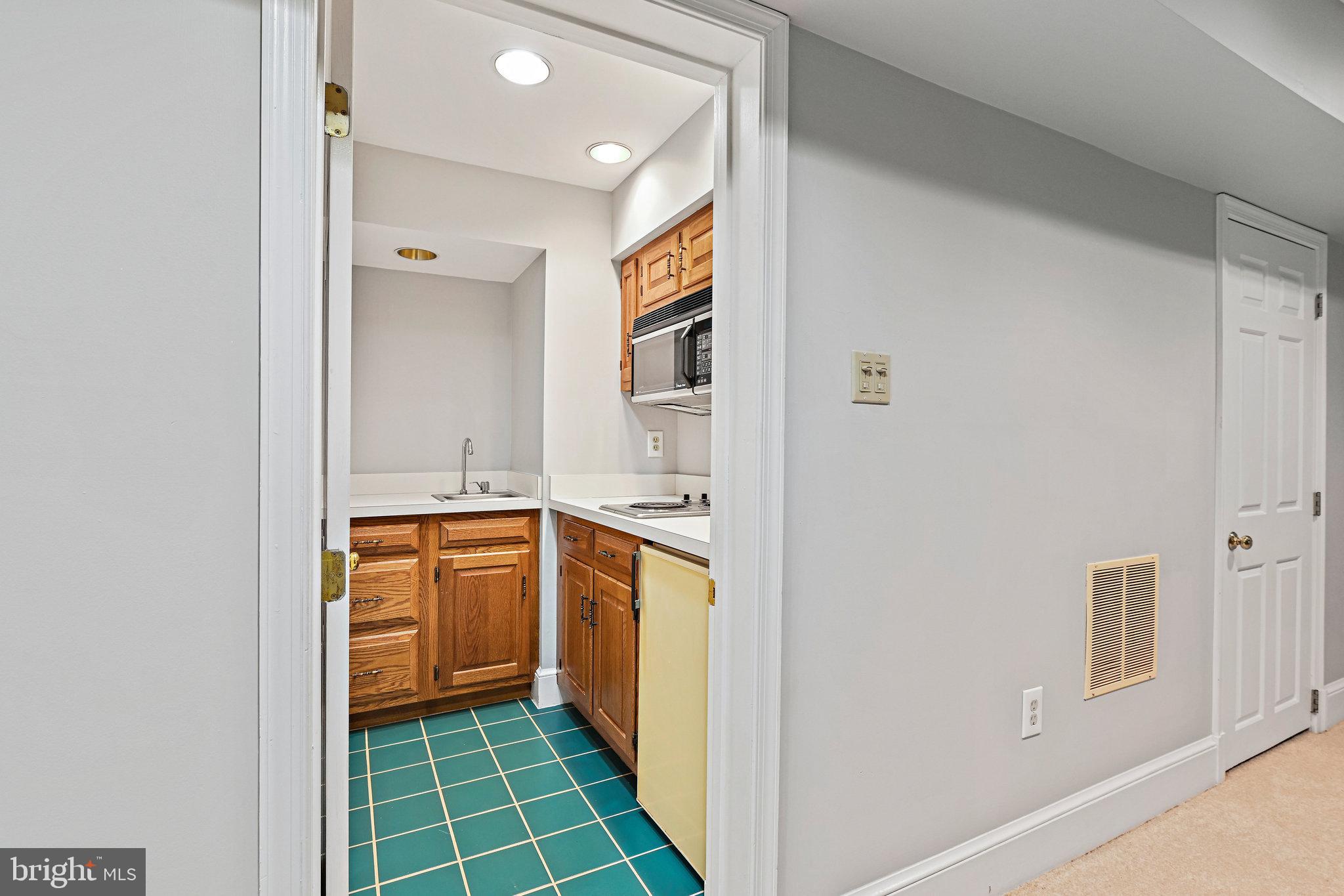 HIGHVIEW THREE - Residential