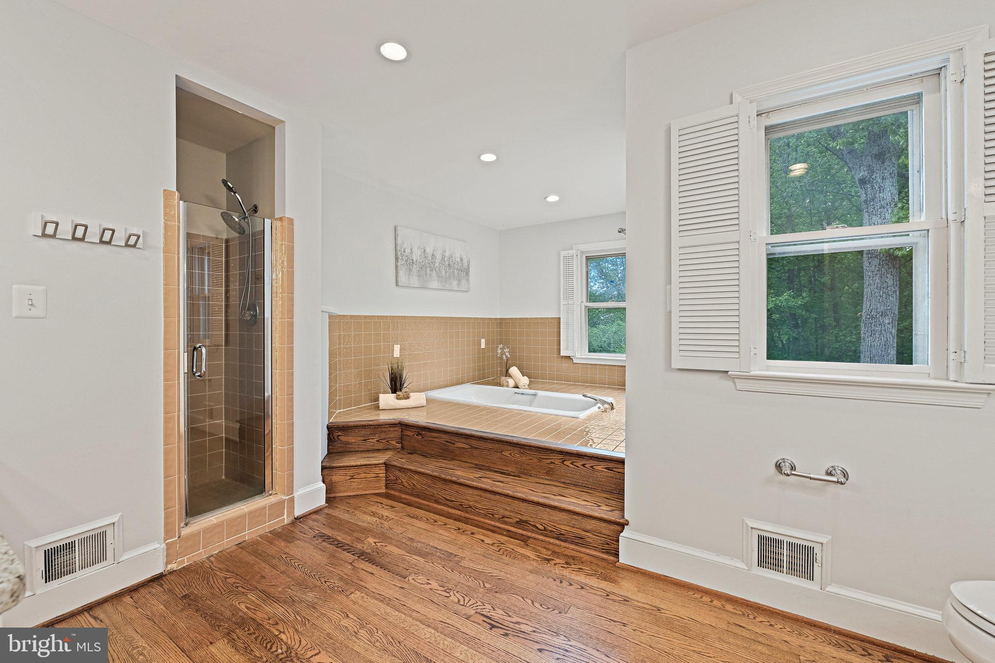 HIGHVIEW THREE - Residential