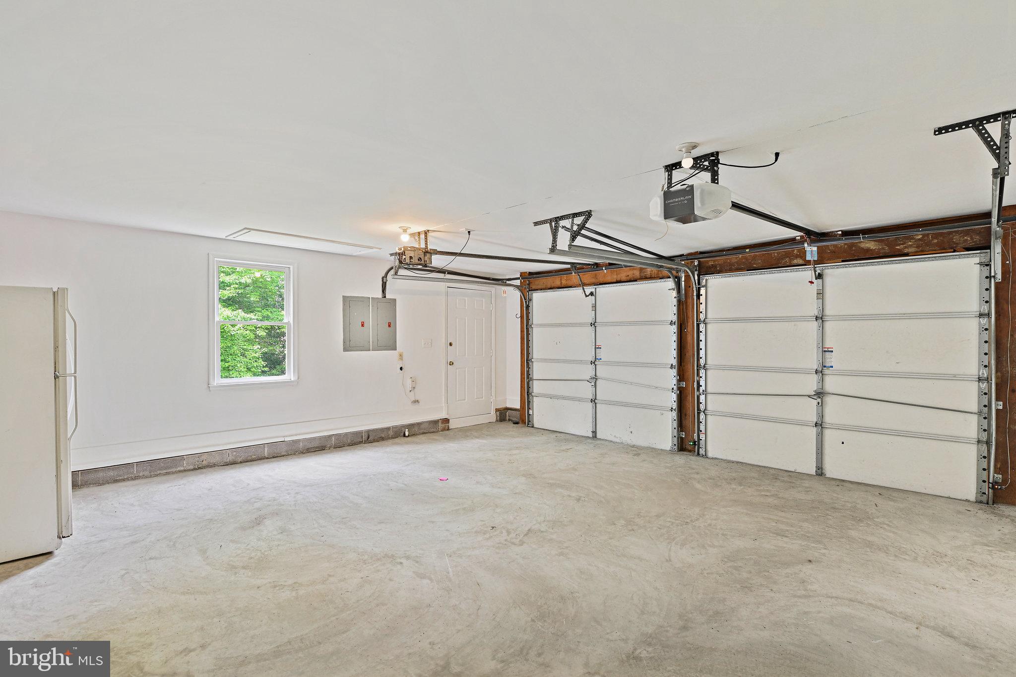 HIGHVIEW THREE - Residential