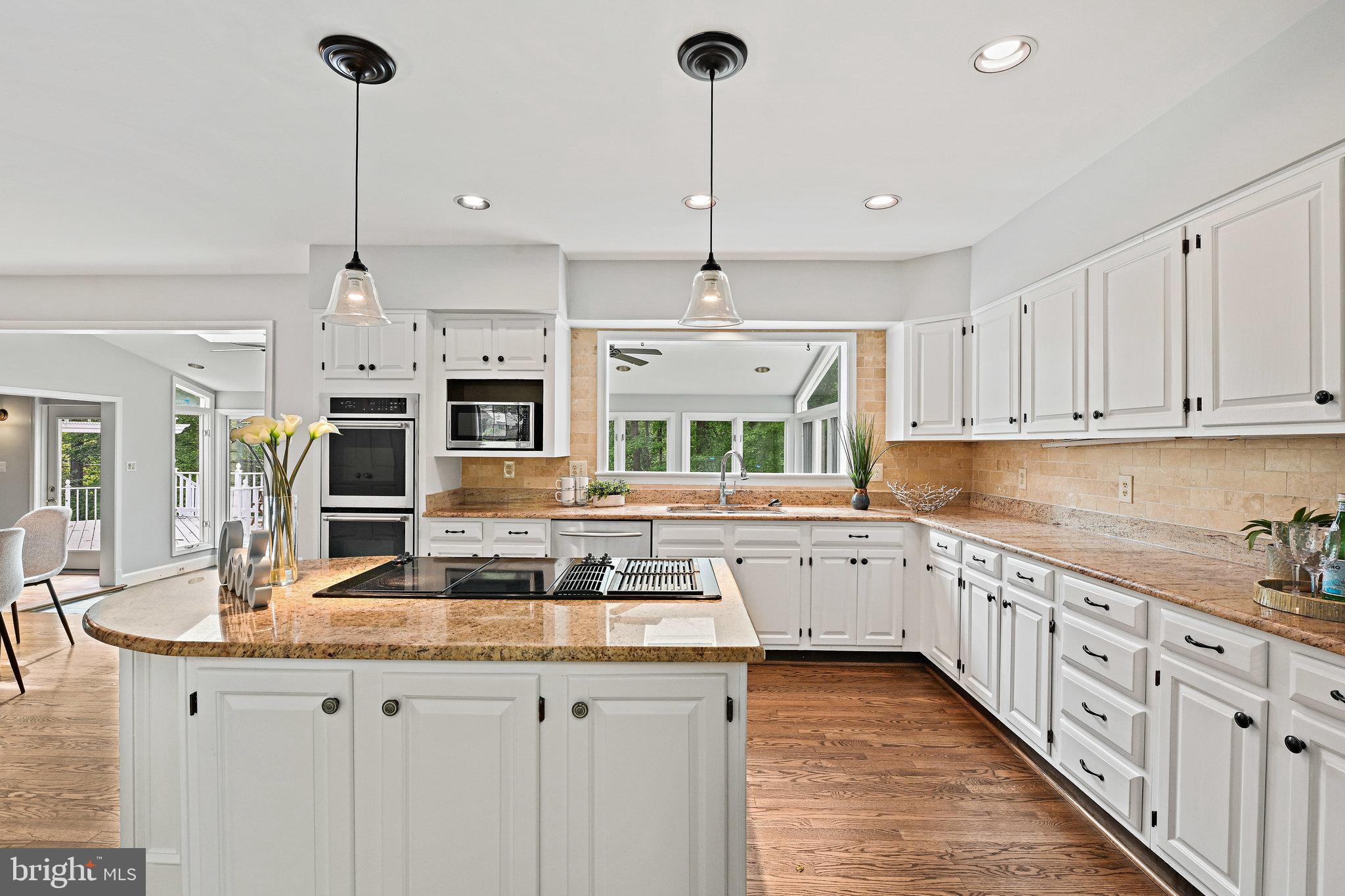 HIGHVIEW THREE - Residential