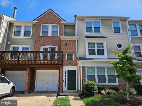 4104 CHURCHMAN WAY WOODBRIDGE VA 22192