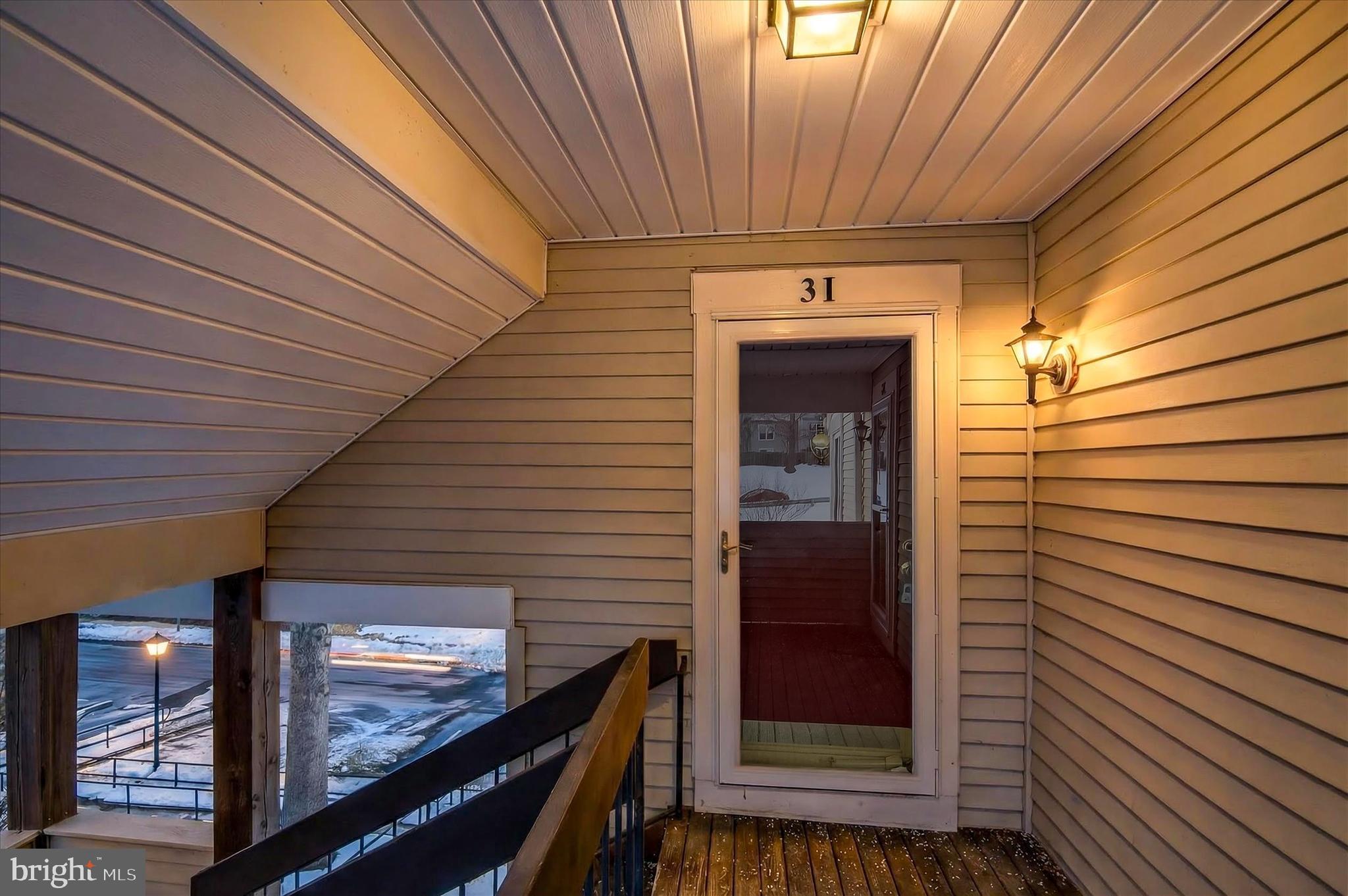 BURKE CENTRE STATION COMMONS - Residential