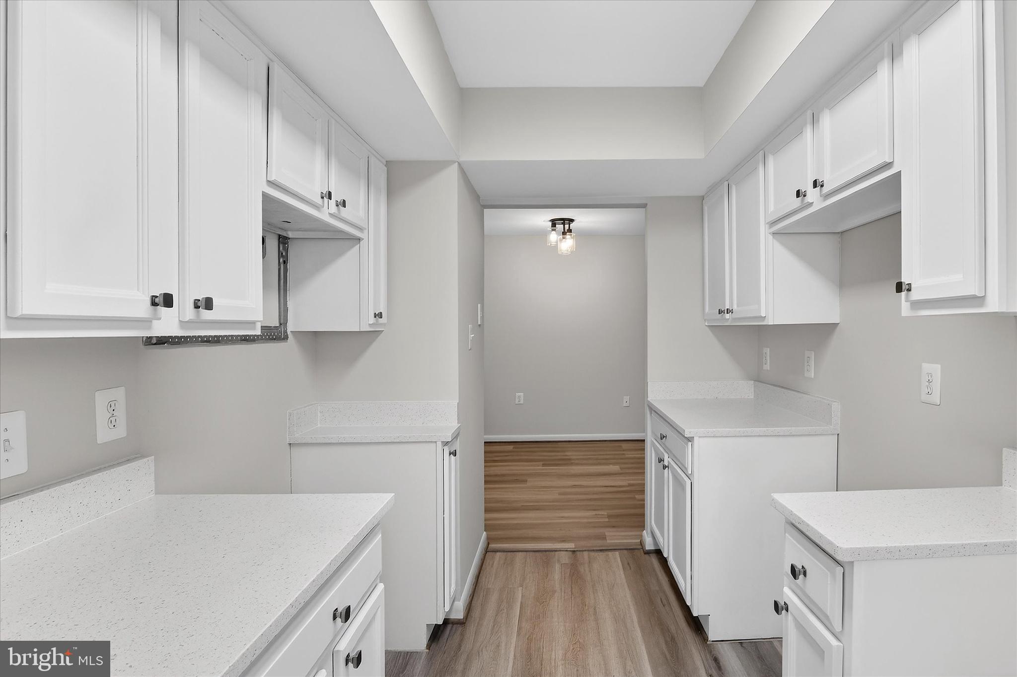 BURKE CENTRE STATION COMMONS - Residential