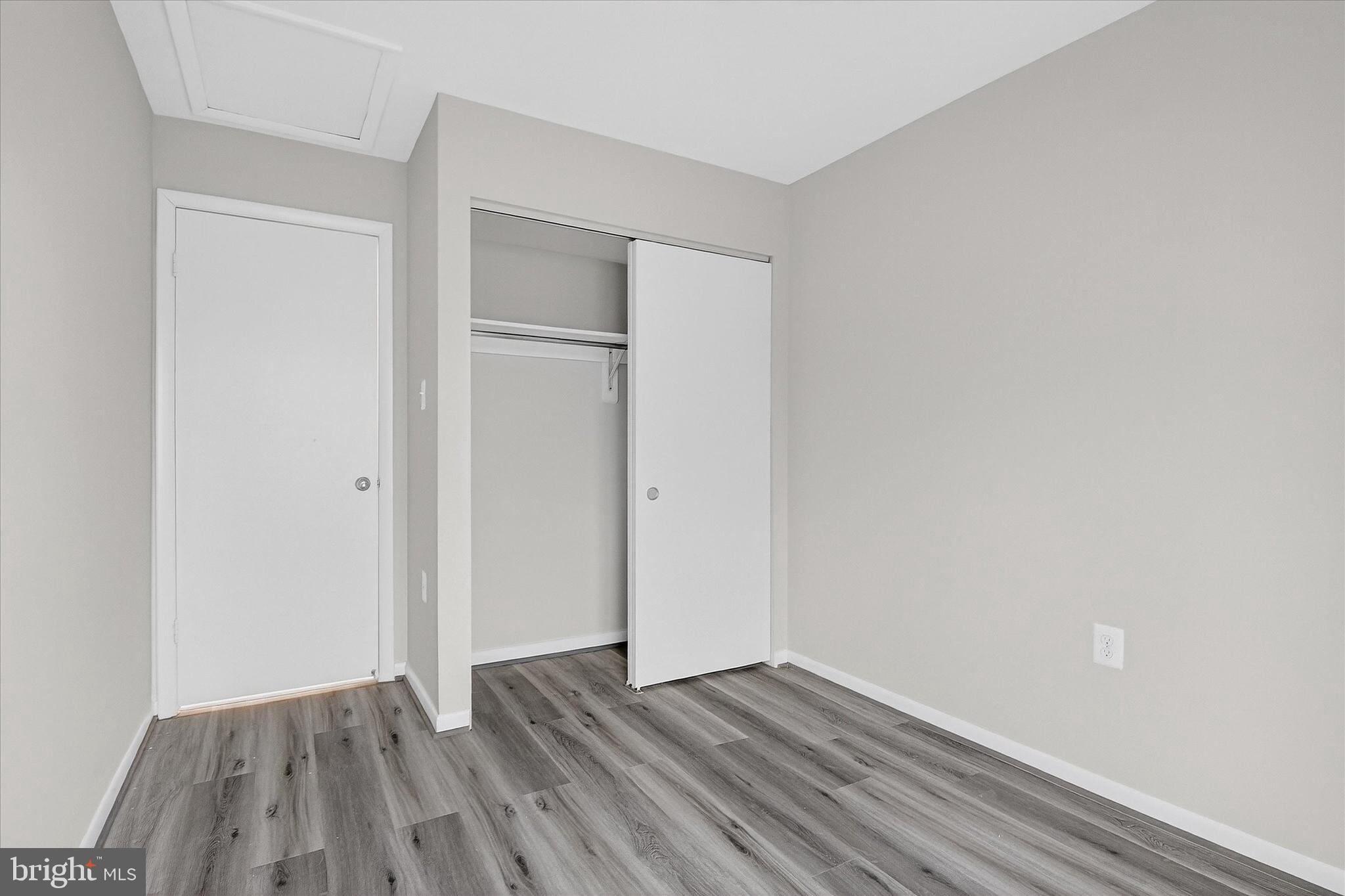 BURKE CENTRE STATION COMMONS - Residential