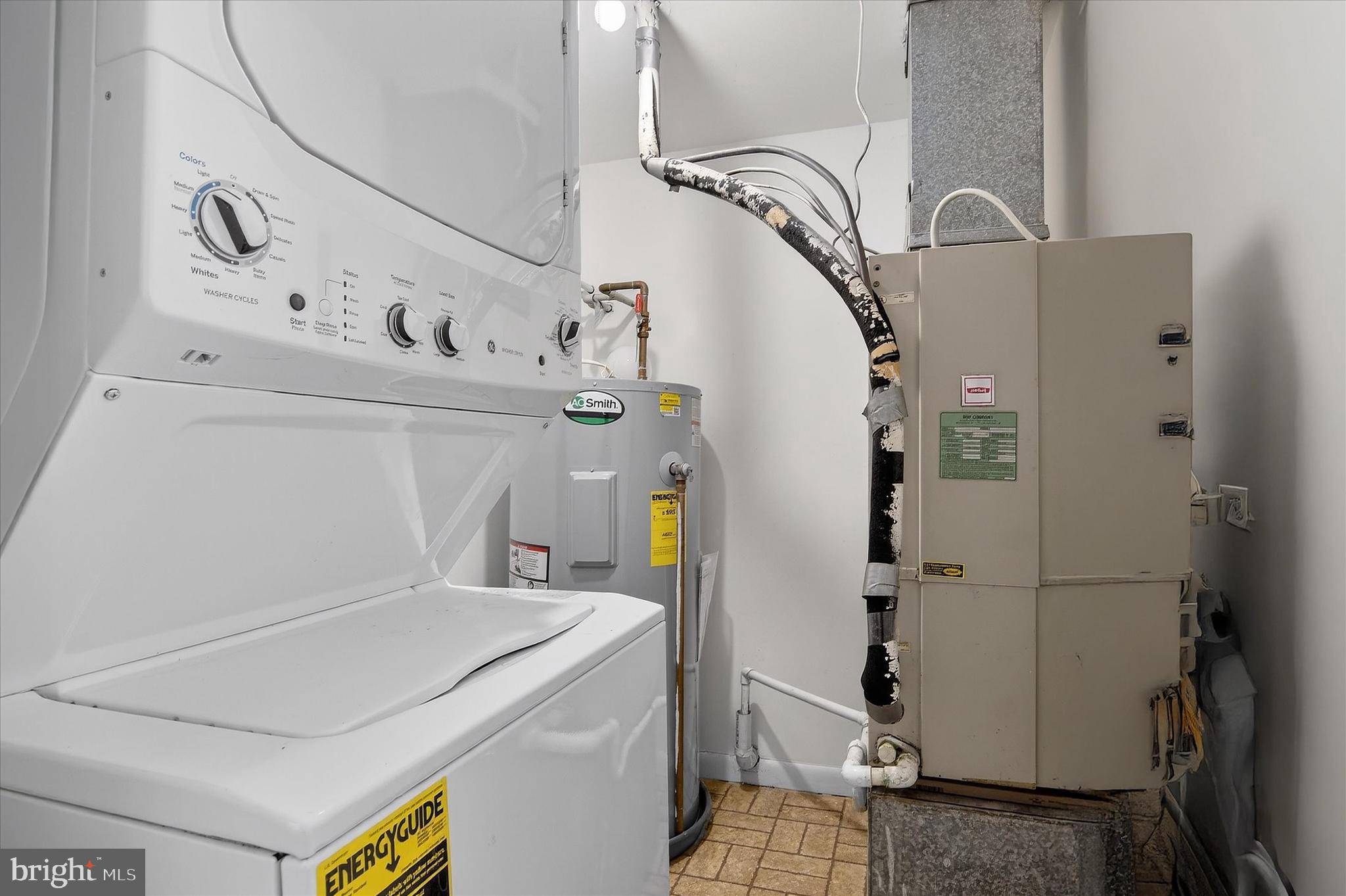 BURKE CENTRE STATION COMMONS - Residential