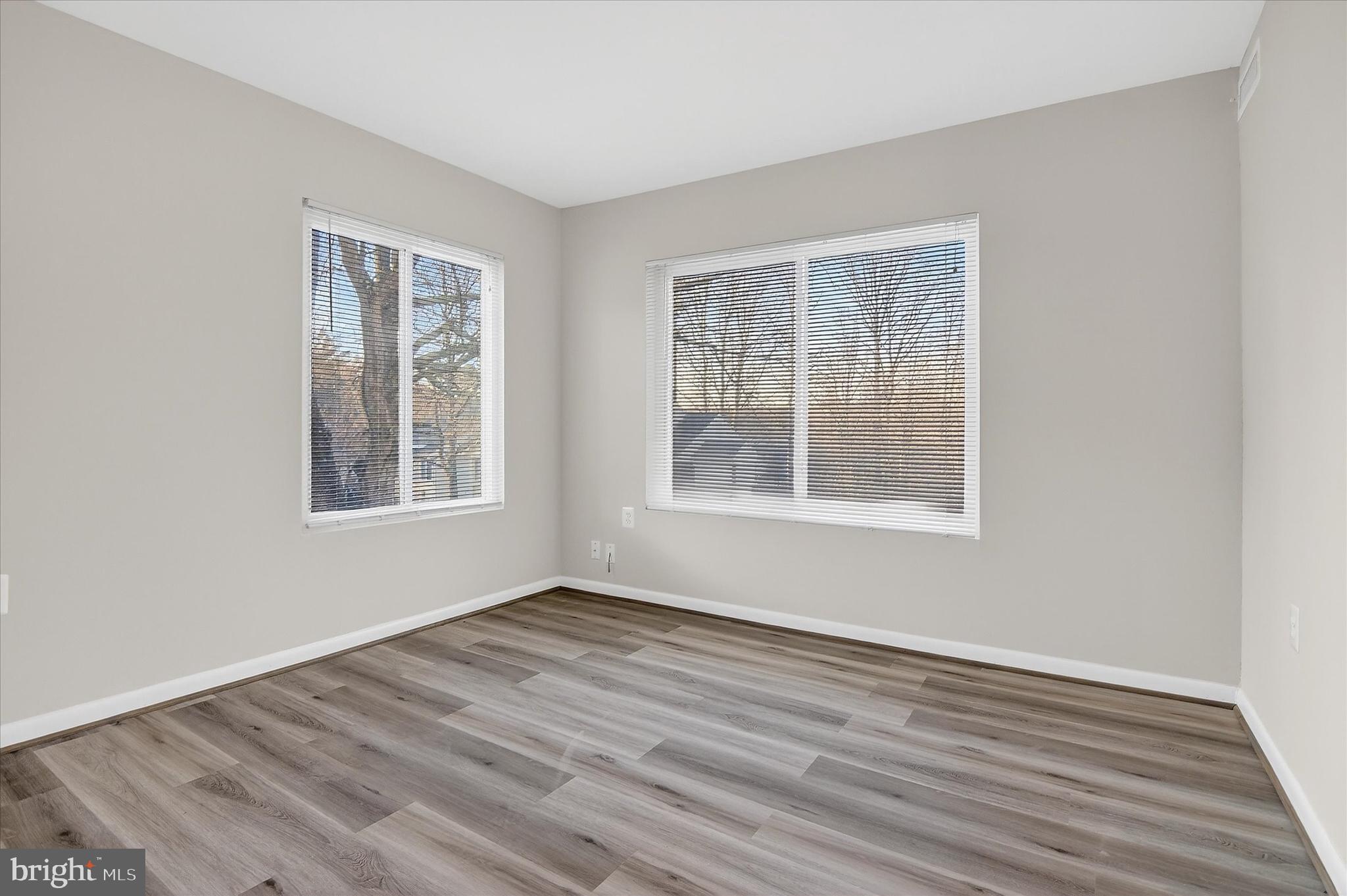 BURKE CENTRE STATION COMMONS - Residential