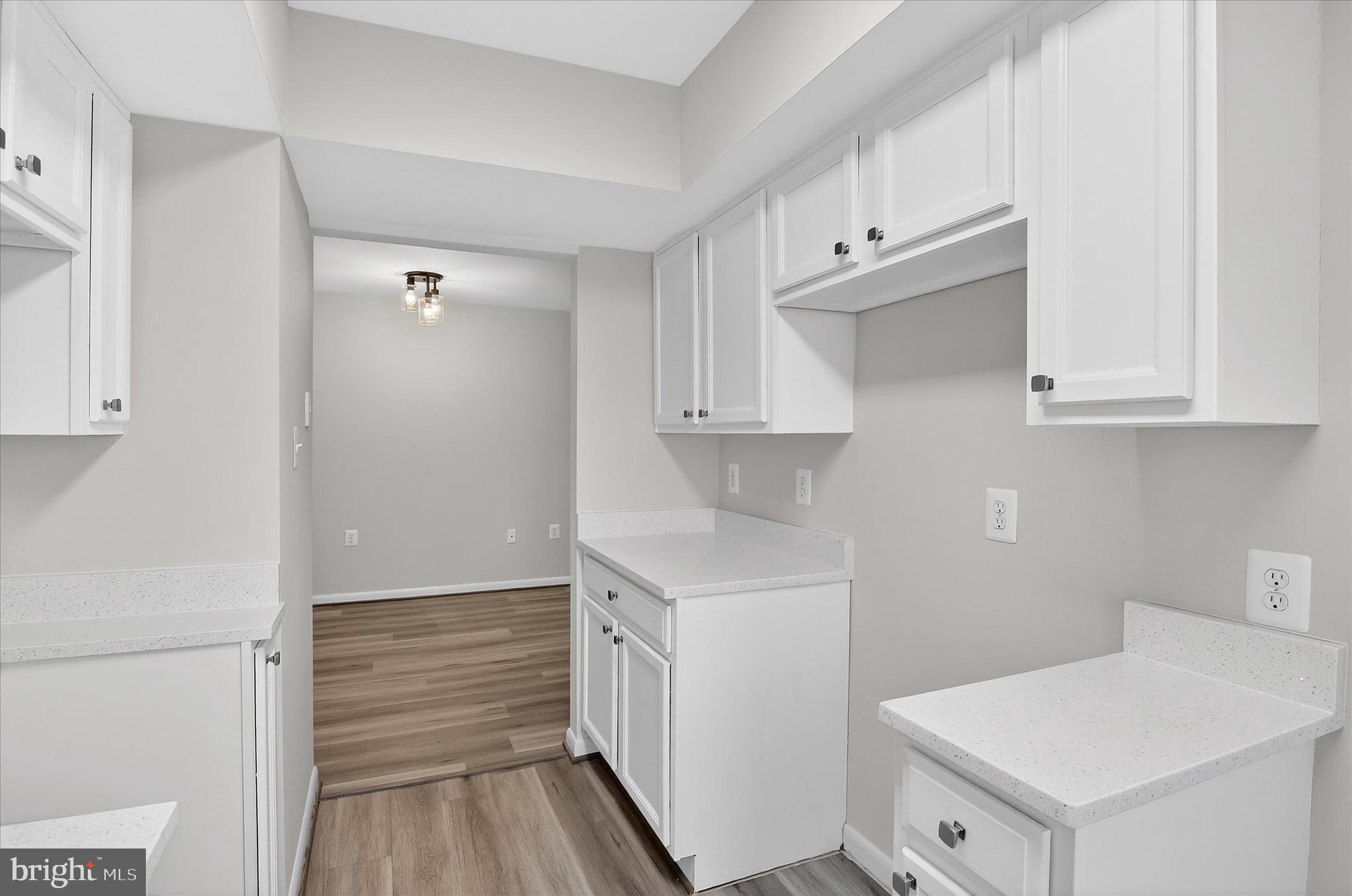 BURKE CENTRE STATION COMMONS - Residential