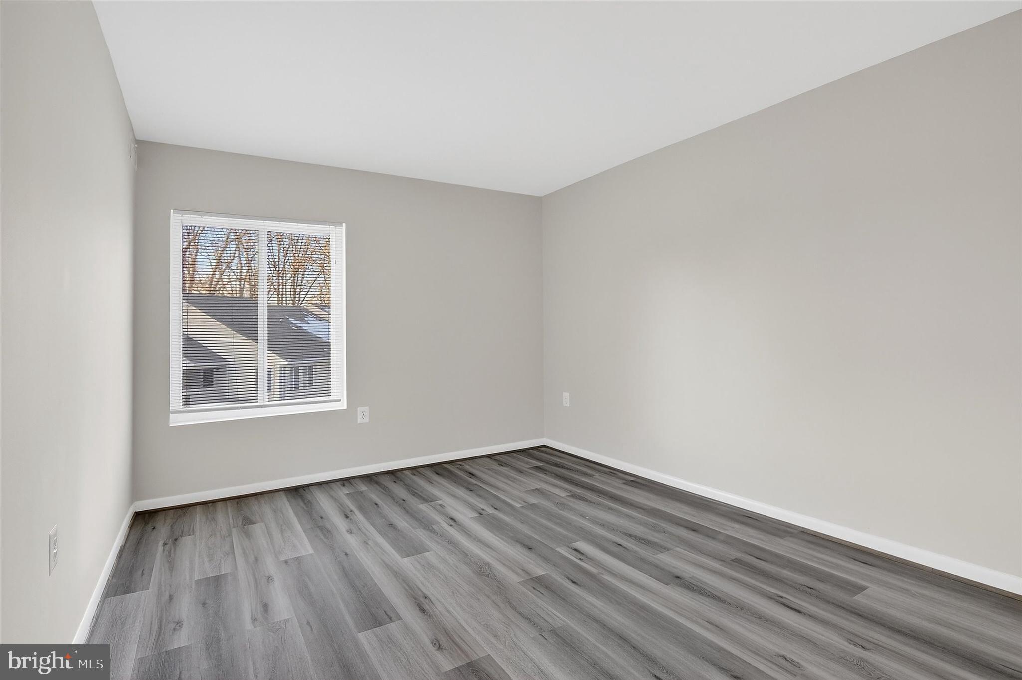 BURKE CENTRE STATION COMMONS - Residential