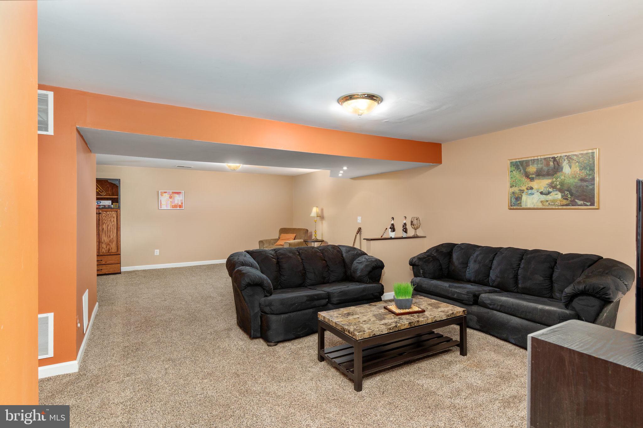 ASHBURN FARM - Residential