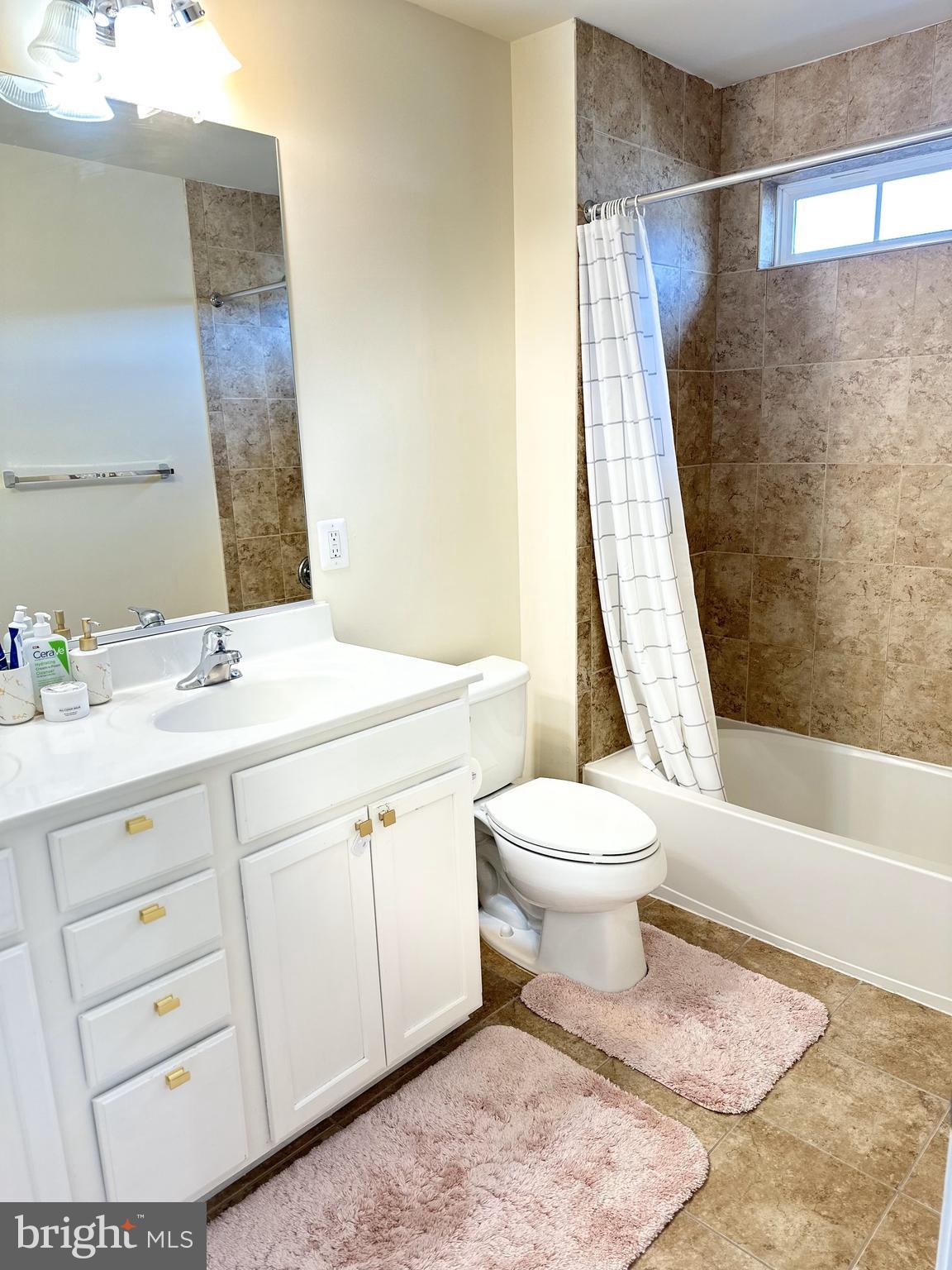 EAST GATE - Residential Lease