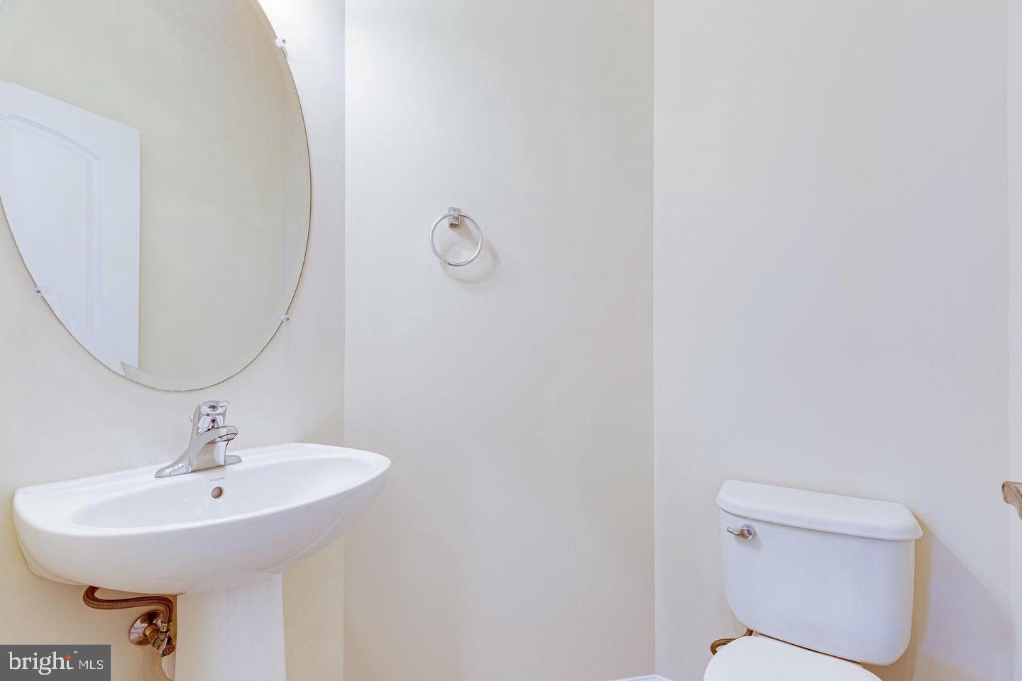 EAST GATE - Residential Lease