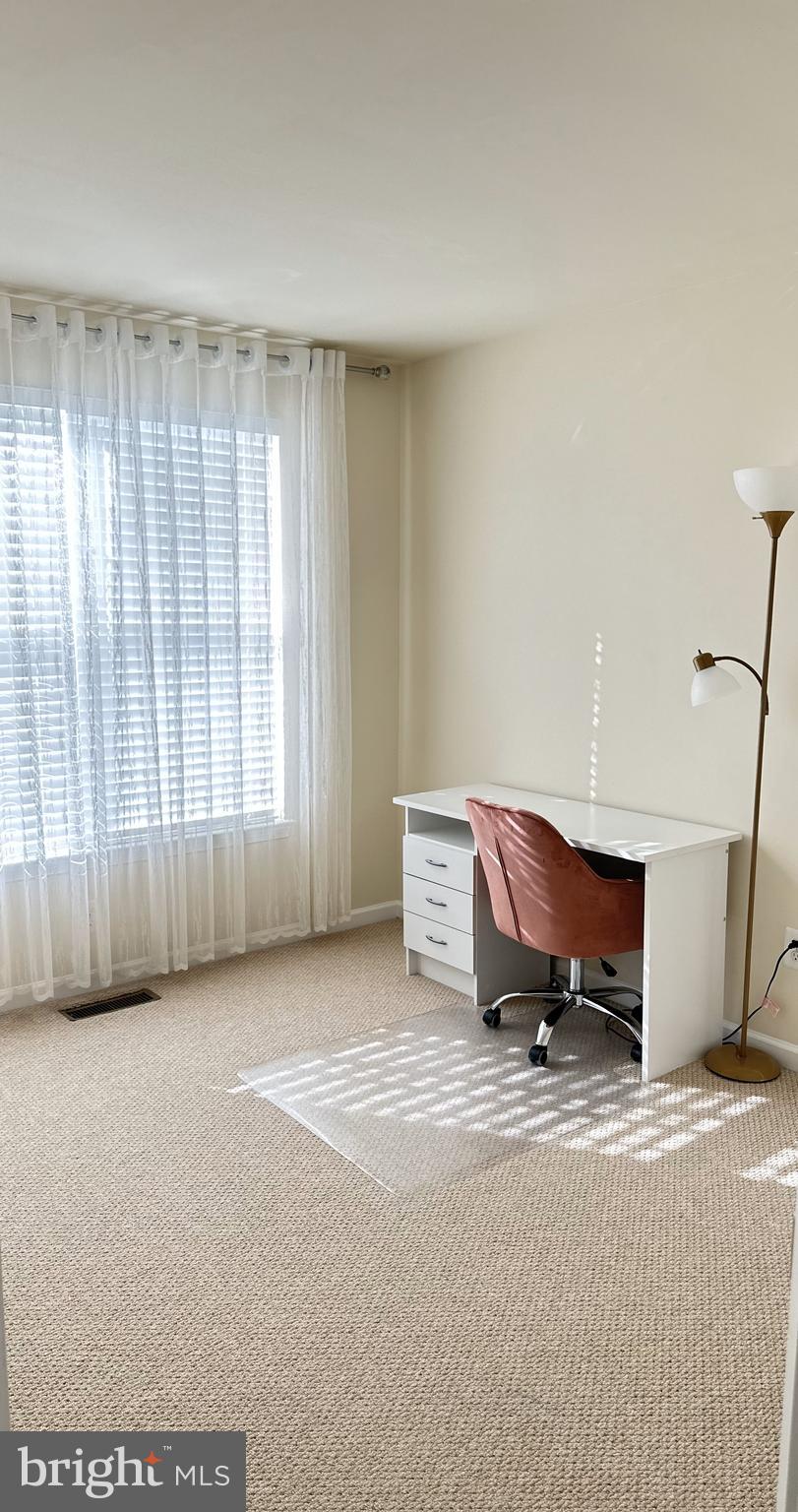 EAST GATE - Residential Lease