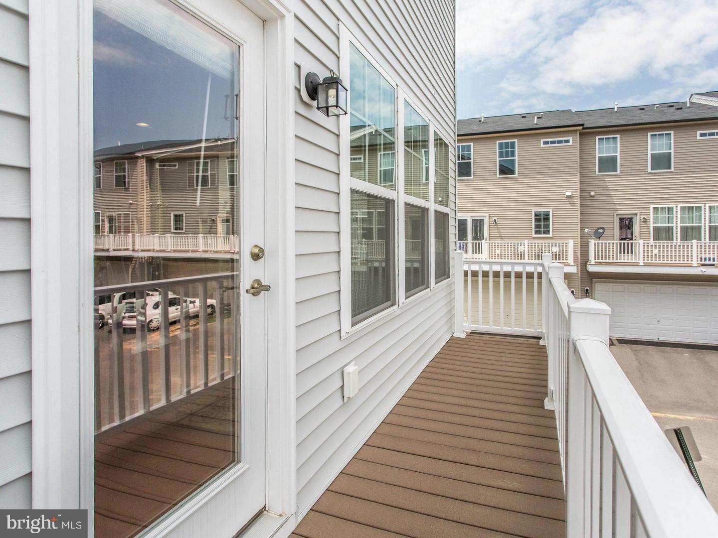 EAST GATE - Residential Lease