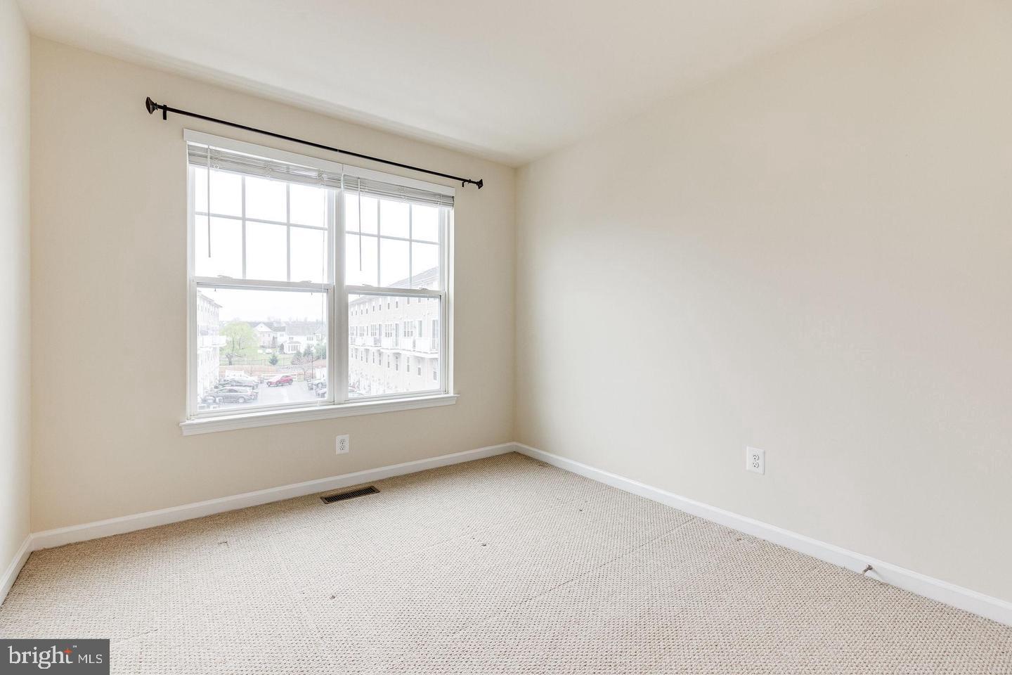 EAST GATE - Residential Lease