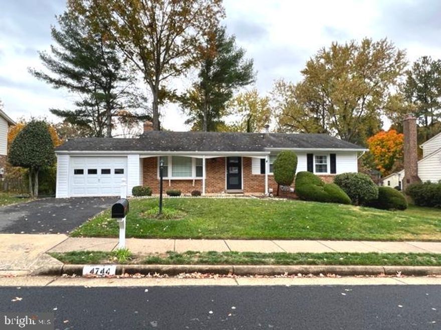 Spacious, Bright & Cheerful  Ramler 4BR, 3BA w/garage , hardwood floor. White cabinets, new updated appliances. Fully fenced backyard. Fully finished basement. Great location and schools. Thank you for showing.