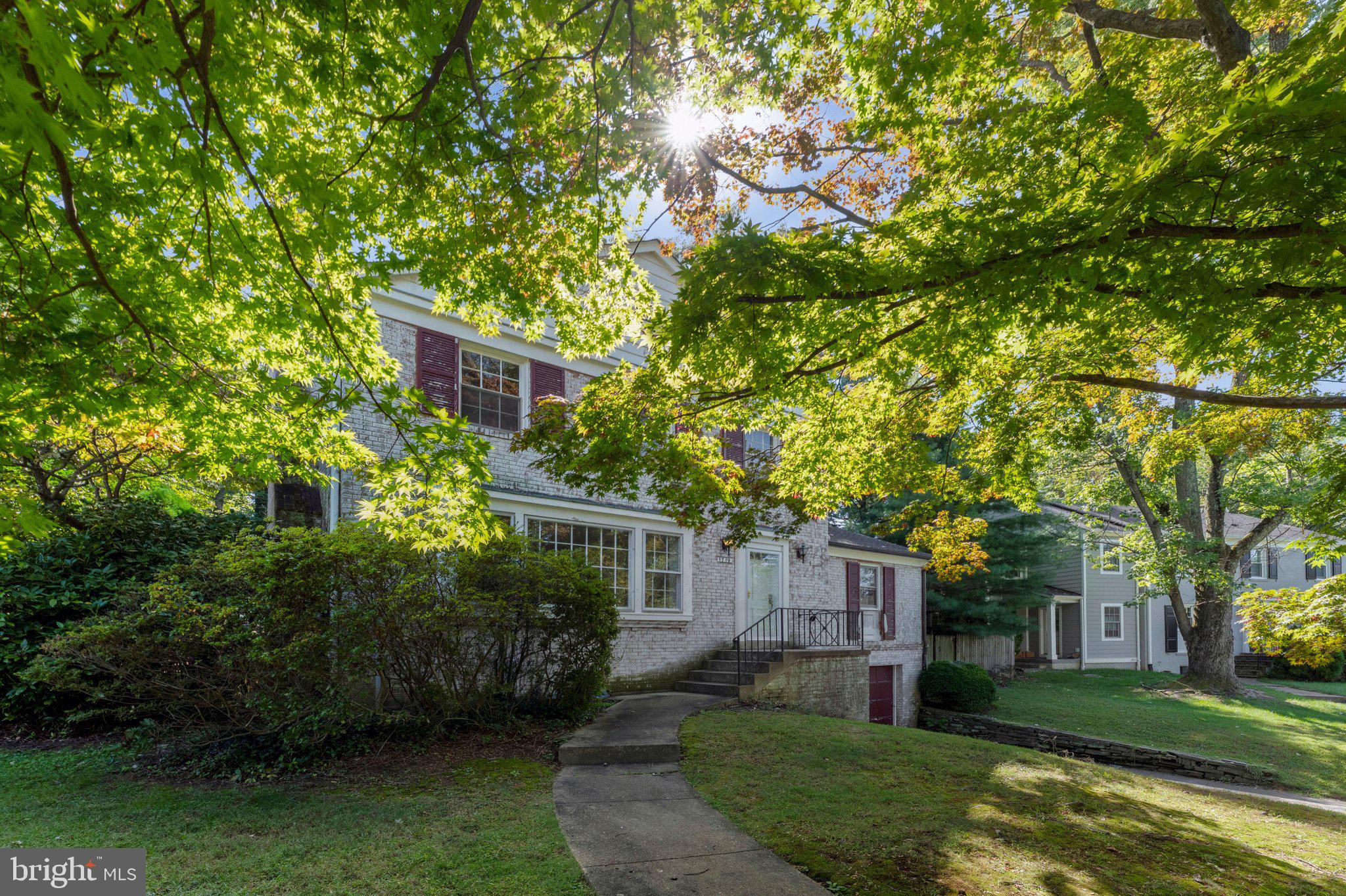 1719 OAK LANE