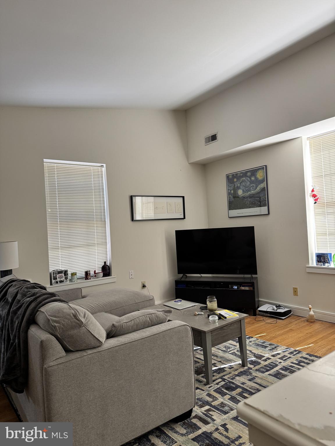 LOGAN SQUARE - Commercial Sale