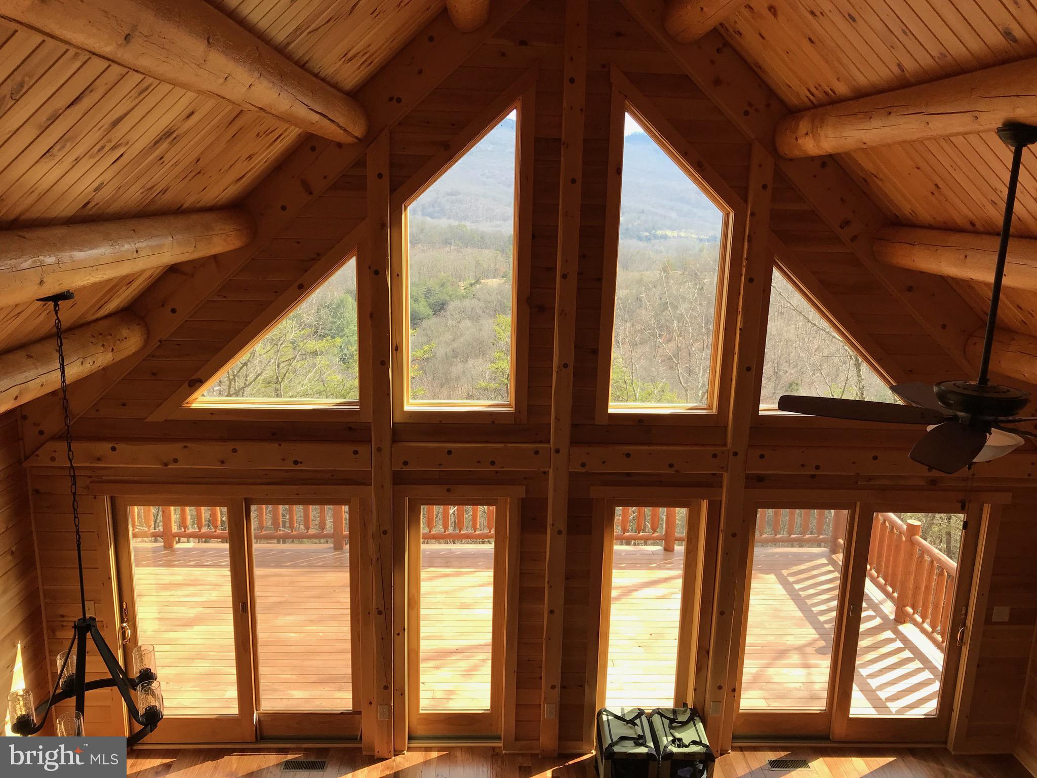 MOUNTAIN LAKE RETREAT - Residential