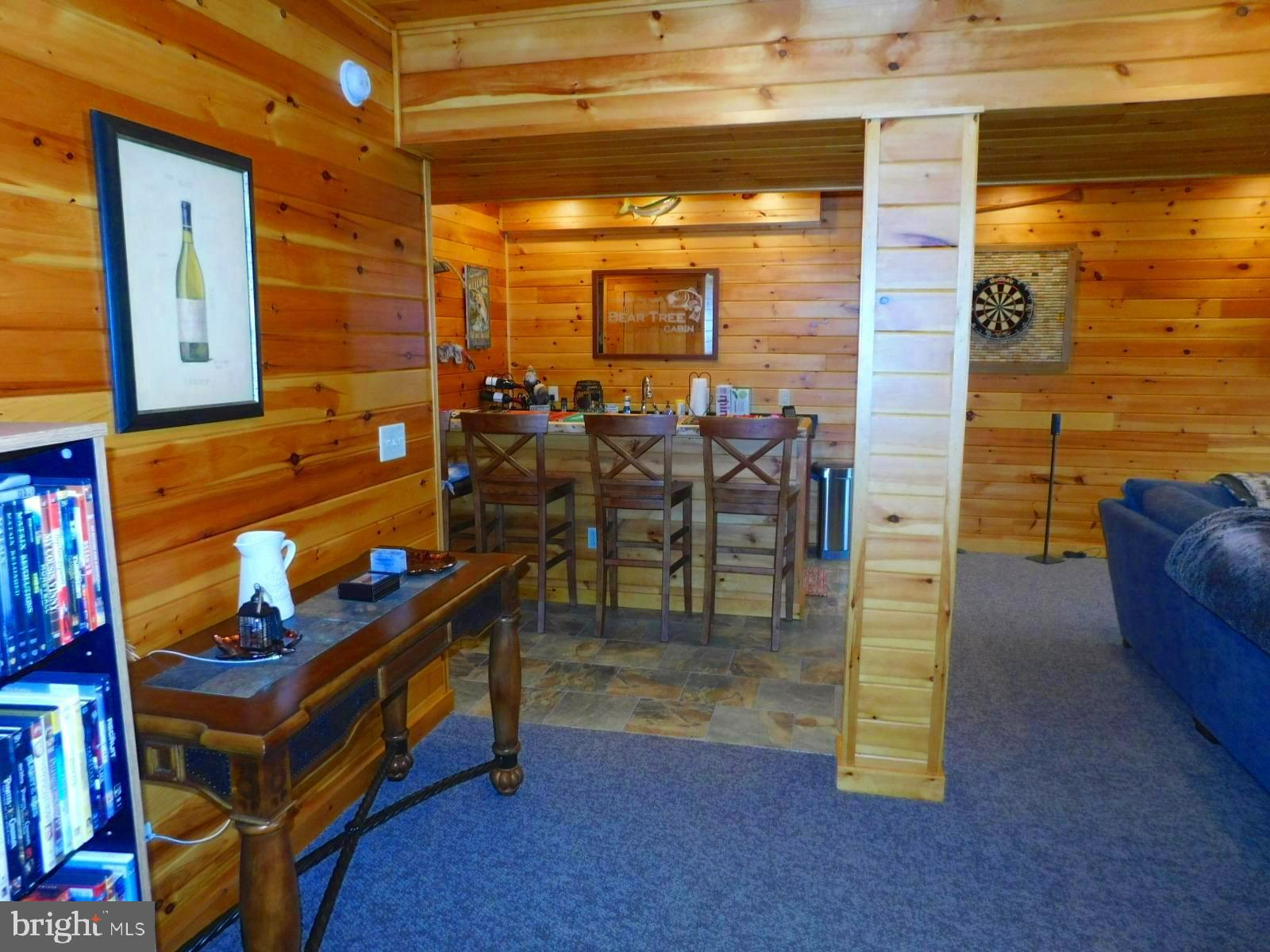 MOUNTAIN LAKE RETREAT - Residential