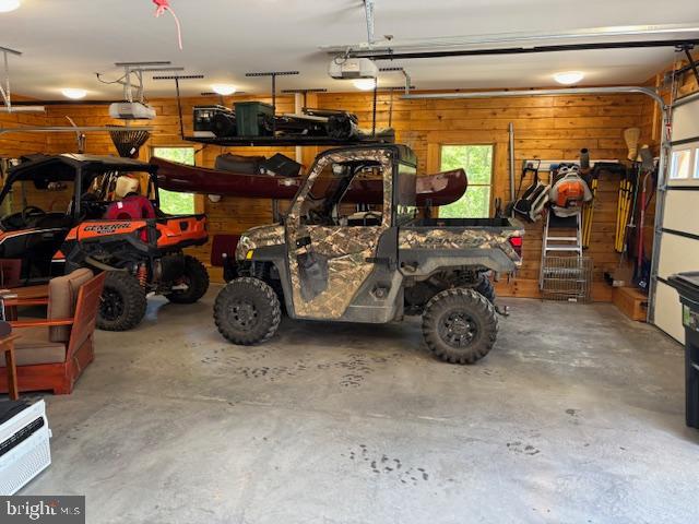 MOUNTAIN LAKE RETREAT - Residential