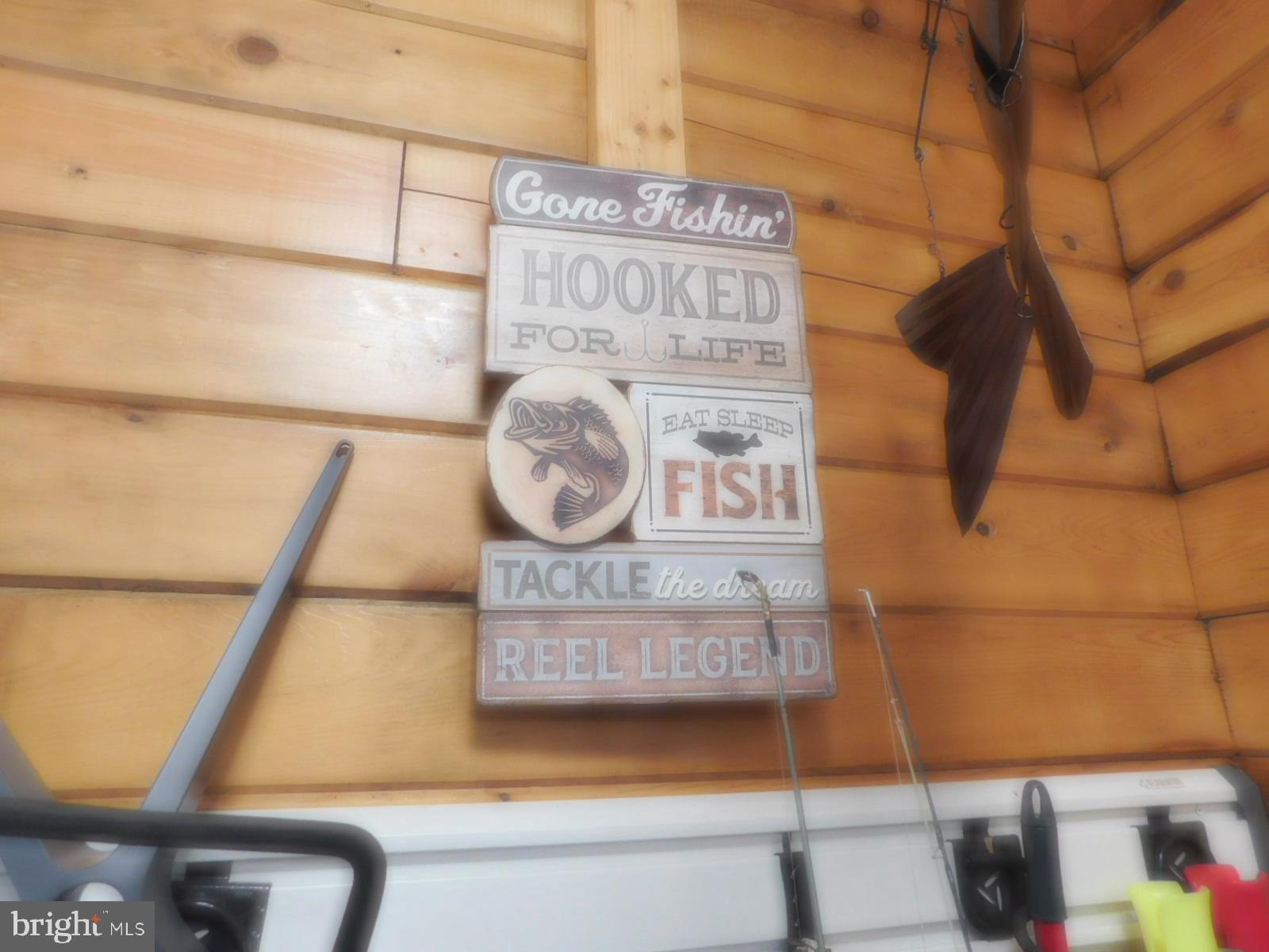 MOUNTAIN LAKE RETREAT - Residential