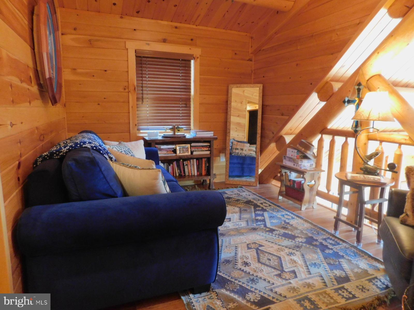 MOUNTAIN LAKE RETREAT - Residential