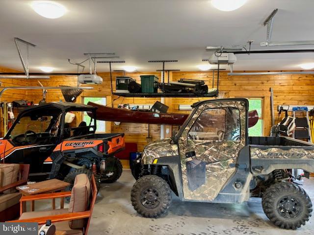 MOUNTAIN LAKE RETREAT - Residential