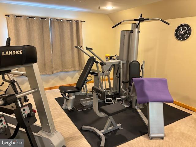 MOUNTAIN LAKE RETREAT - Residential