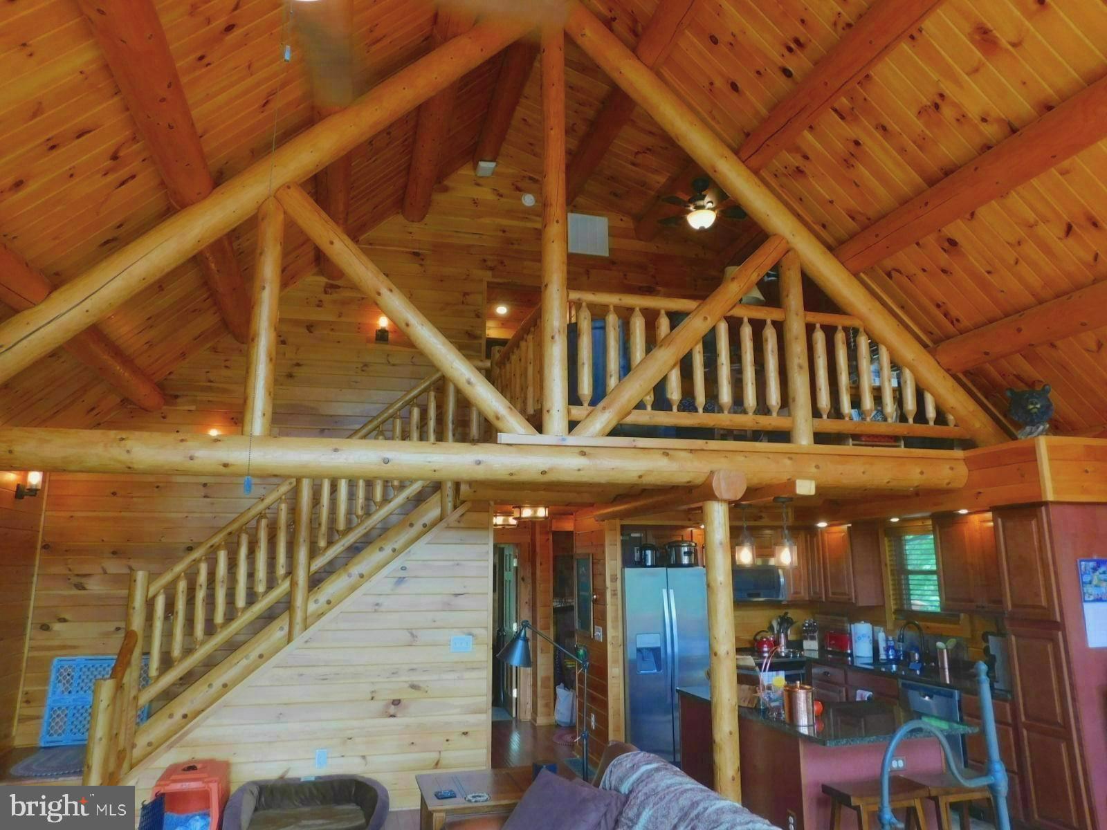 MOUNTAIN LAKE RETREAT - Residential