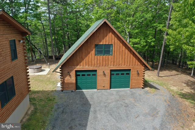 MOUNTAIN LAKE RETREAT - Residential