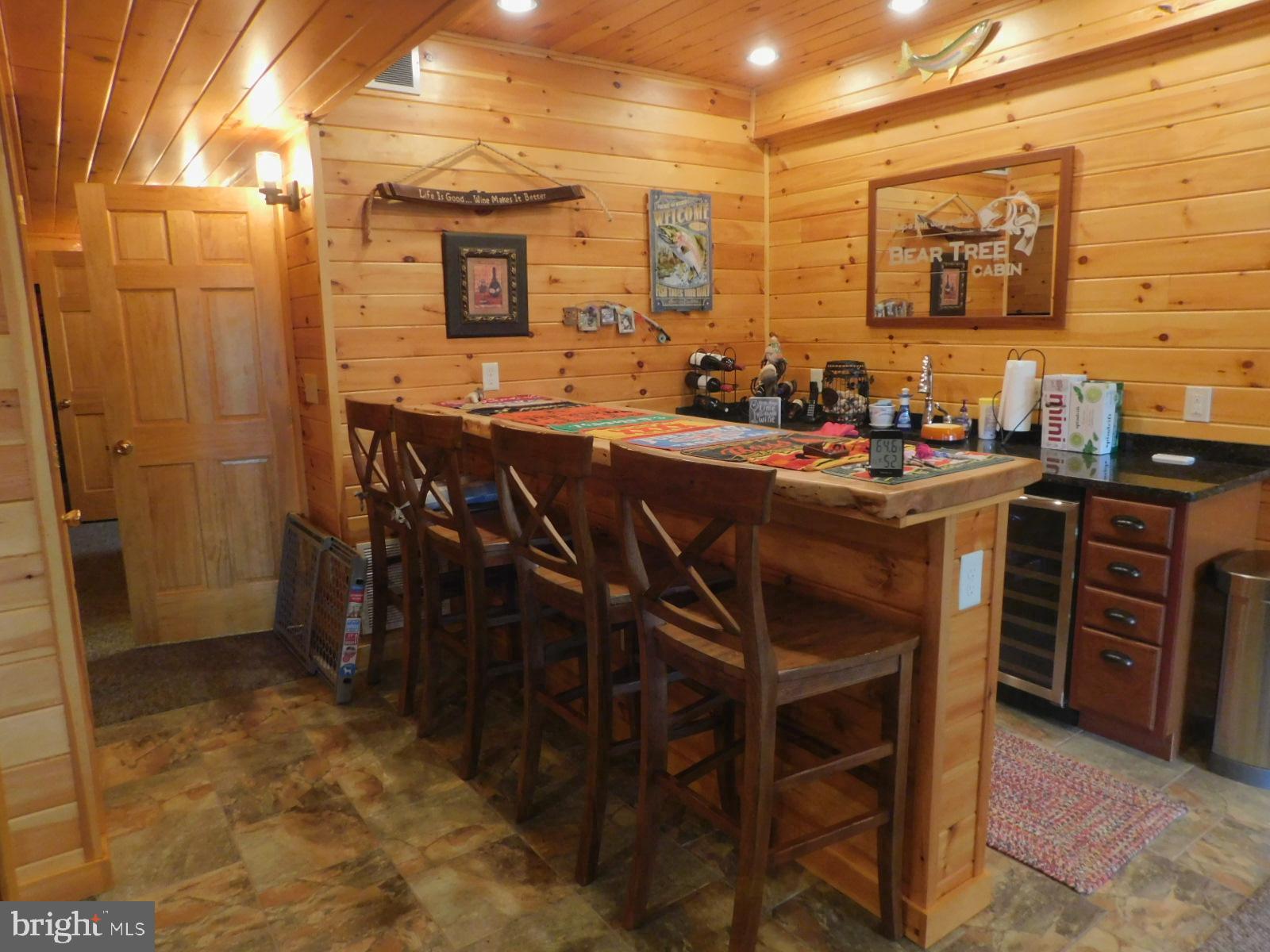 MOUNTAIN LAKE RETREAT - Residential