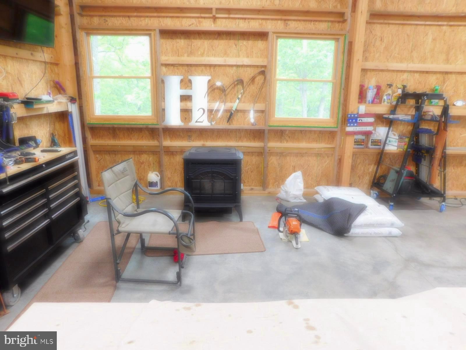 MOUNTAIN LAKE RETREAT - Residential