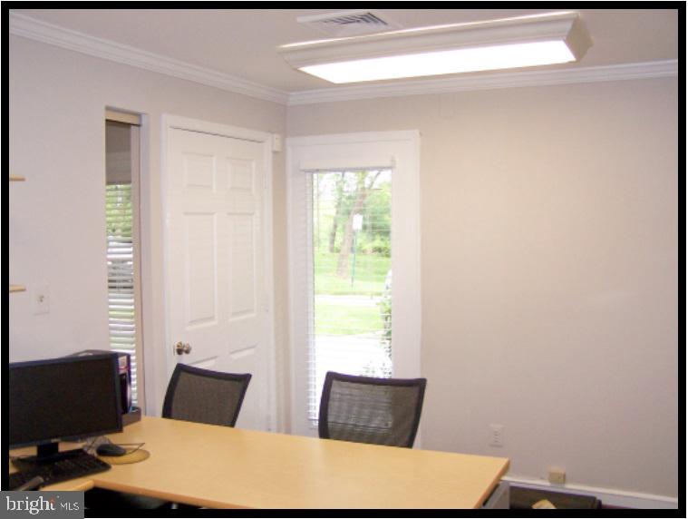 LEIGH CORNERS - Commercial Lease