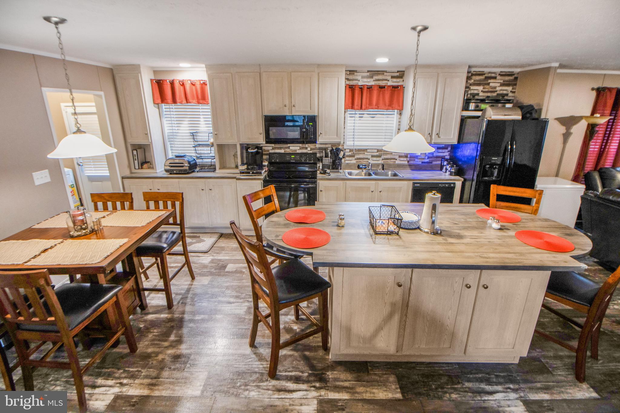 BOONES ESTATES - Residential