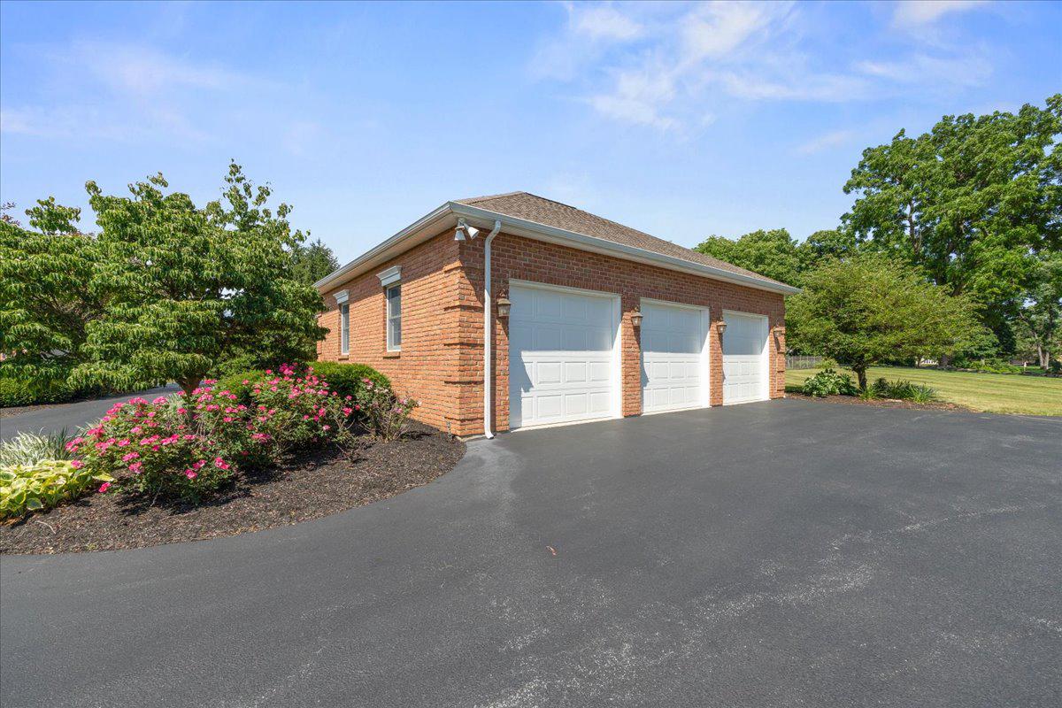 125 On The Green Dr, Lebanon, PA, 17042, USA, 4 Bedrooms Bedrooms, ,4 BathroomsBathrooms,Residential,Pending,125 On The Green Dr,PALN2026930