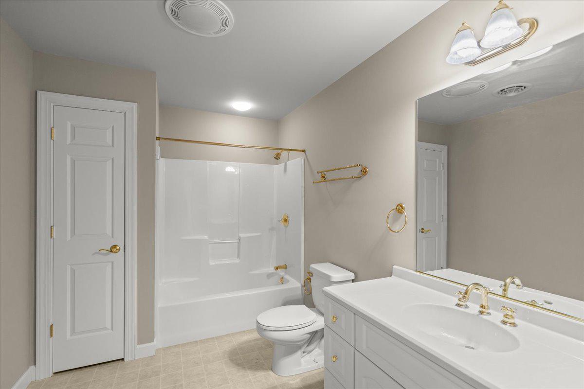 125 On The Green Dr, Lebanon, PA, 17042, USA, 4 Bedrooms Bedrooms, ,4 BathroomsBathrooms,Residential,Pending,125 On The Green Dr,PALN2026930