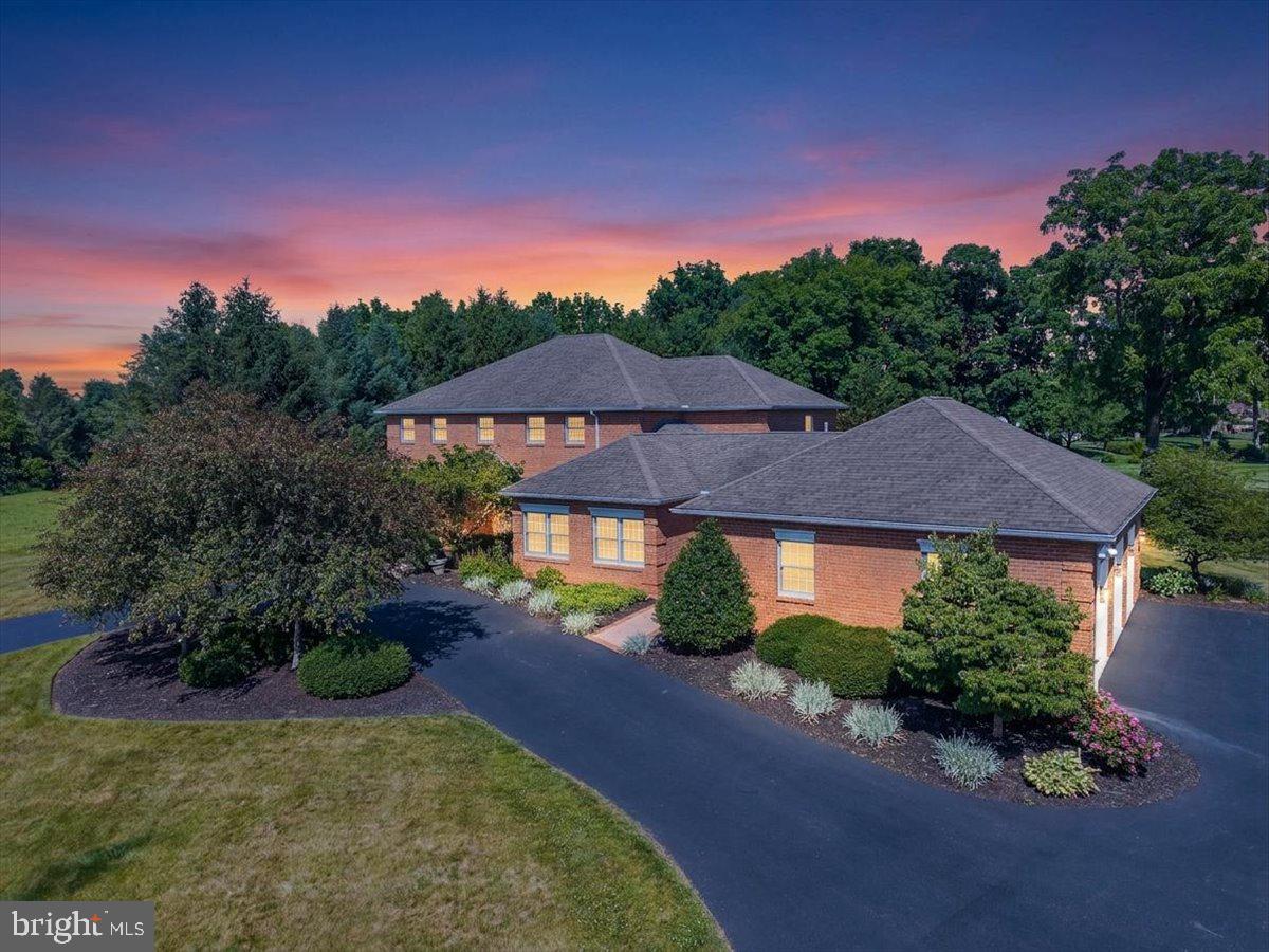 125 ON THE GREEN DR DRIVE