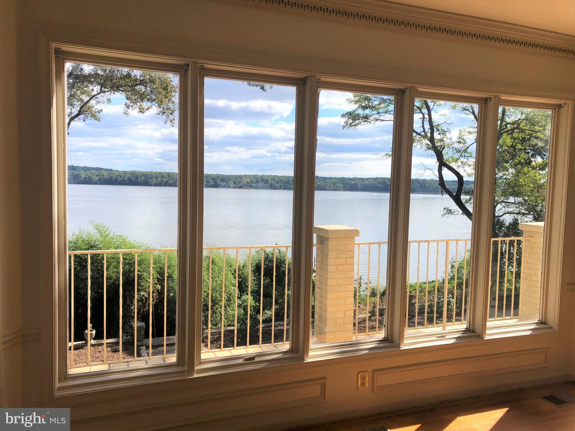 BELLE RIVE - Residential