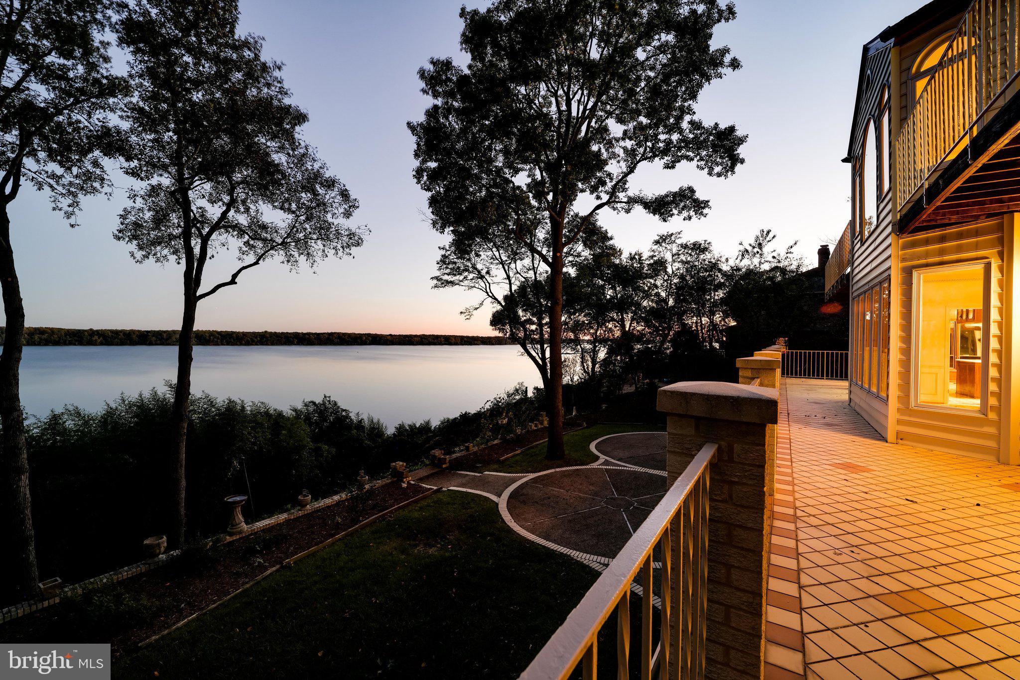 BELLE RIVE - Residential