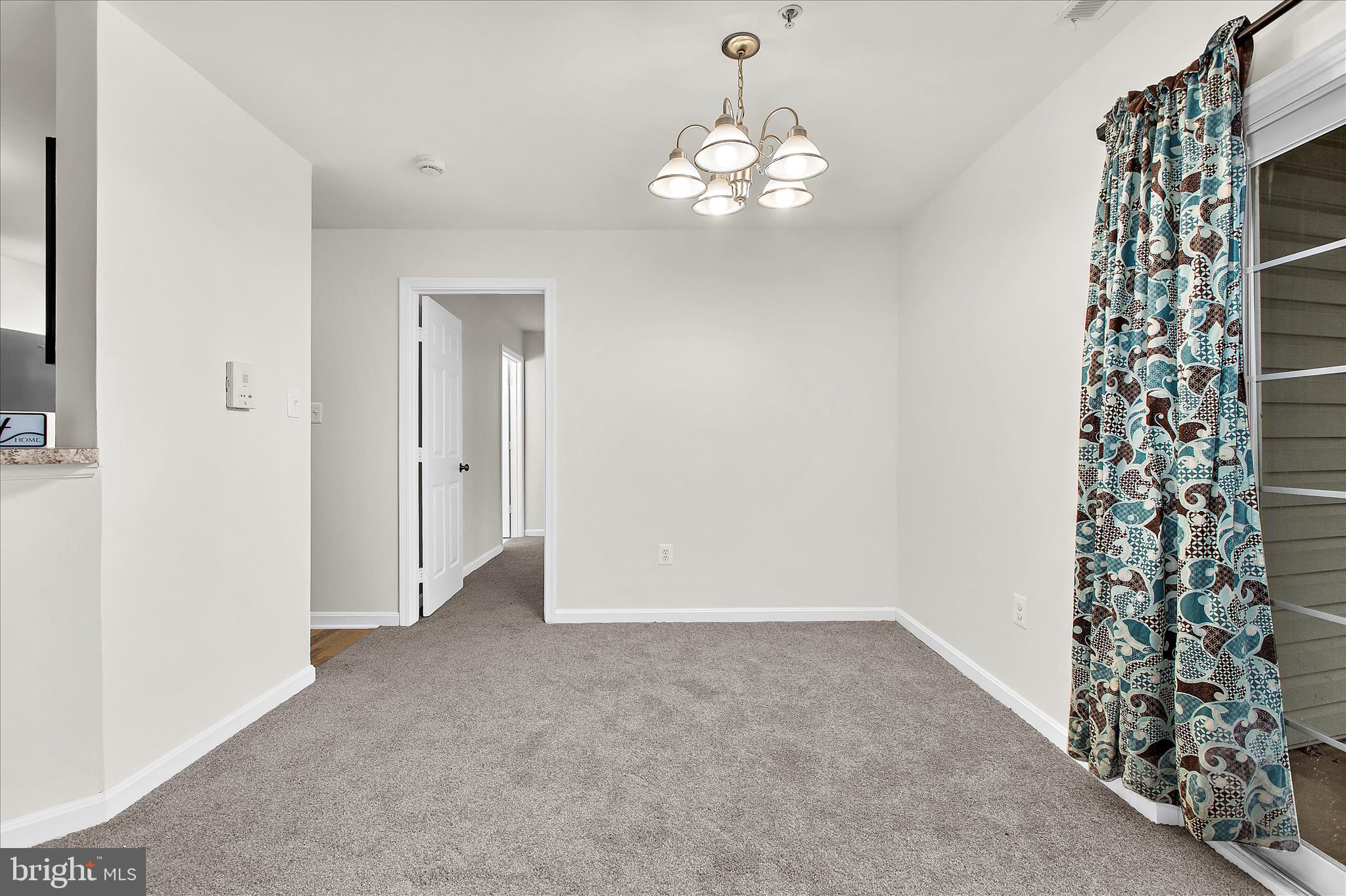 CROMWELL FOUNTAIN - Residential