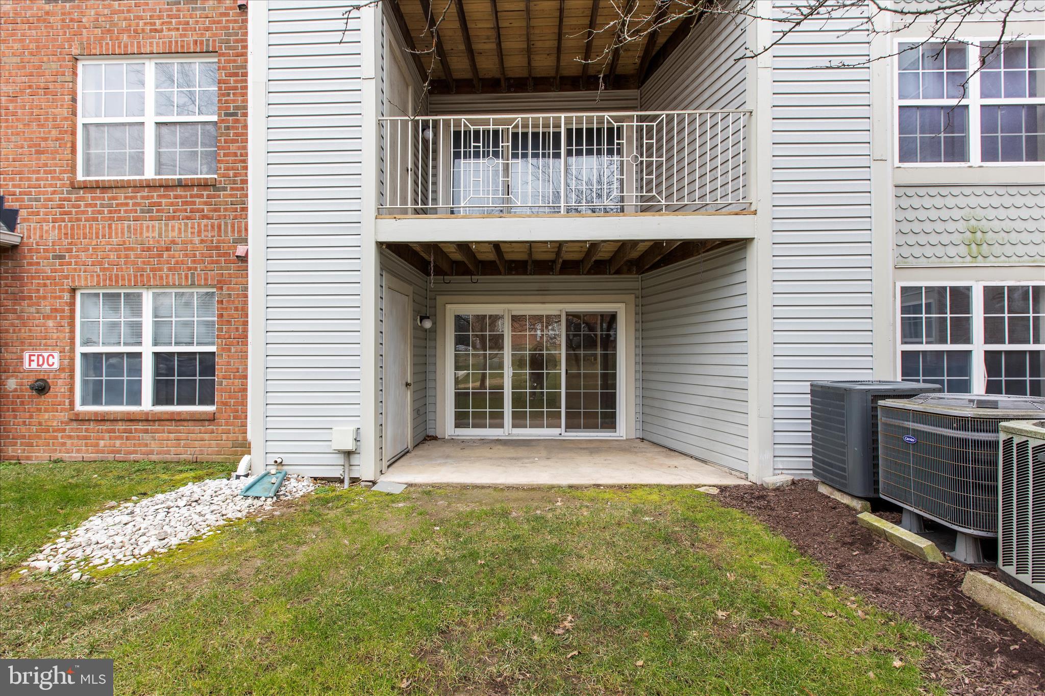 CROMWELL FOUNTAIN - Residential