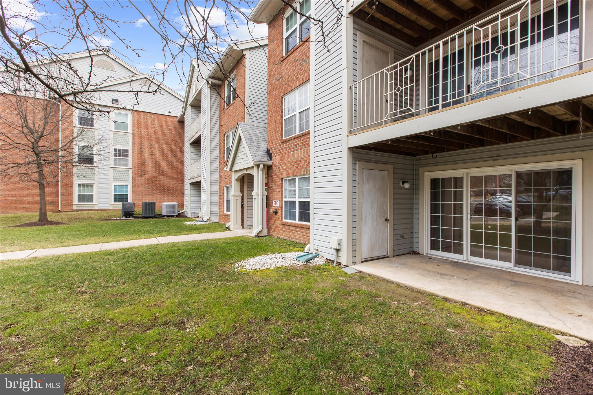 CROMWELL FOUNTAIN - Residential