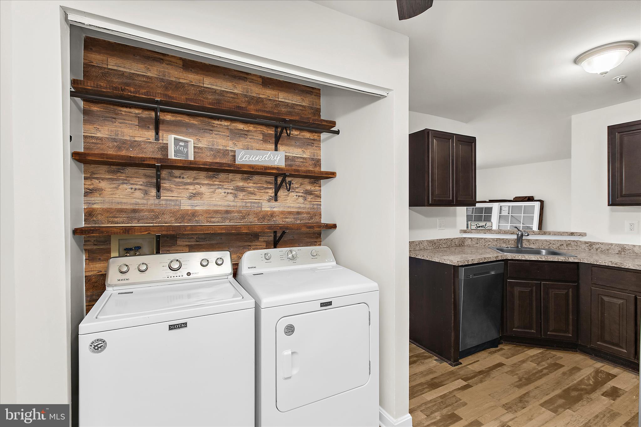 CROMWELL FOUNTAIN - Residential