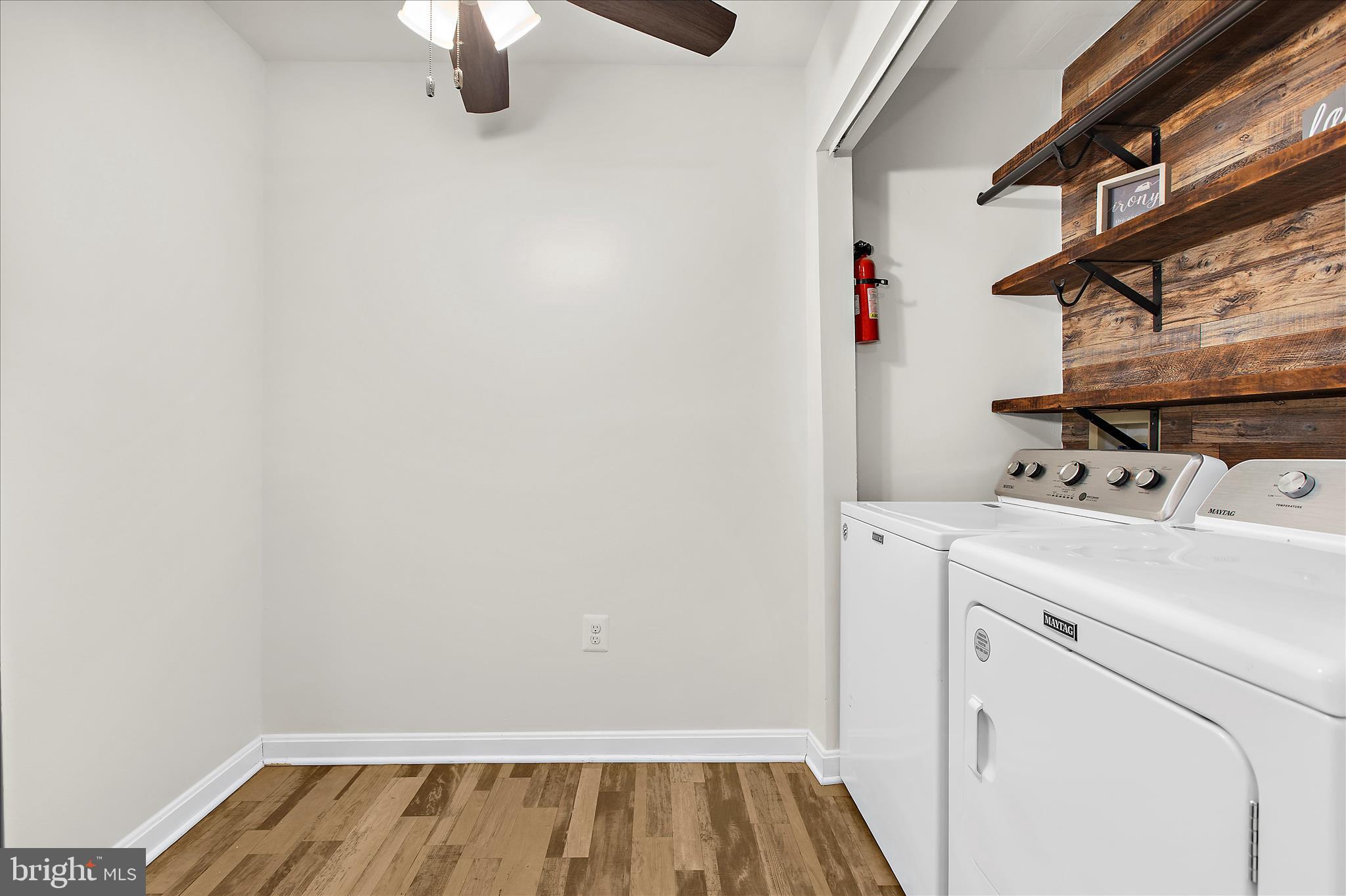 CROMWELL FOUNTAIN - Residential