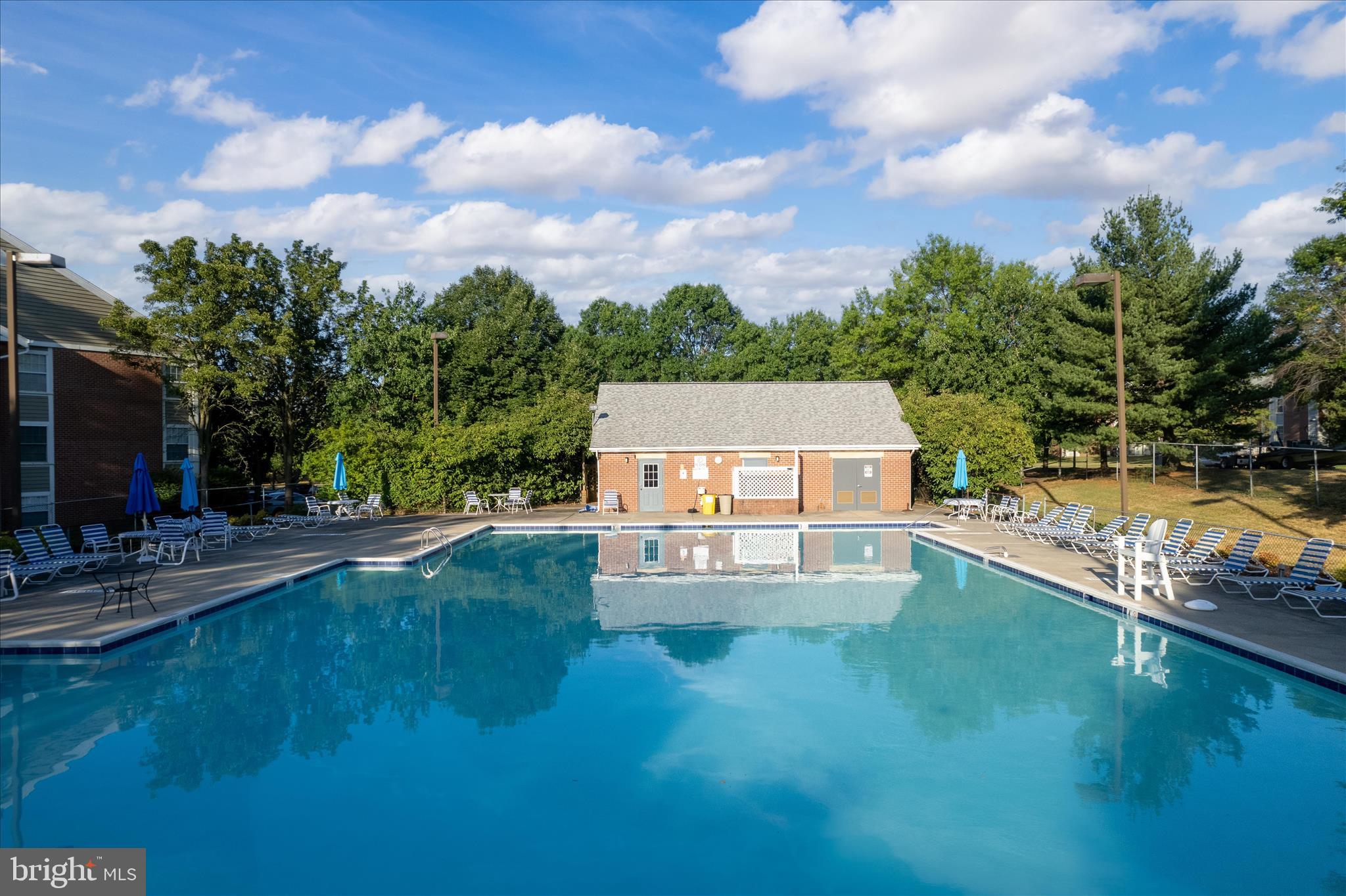 CROMWELL FOUNTAIN - Residential