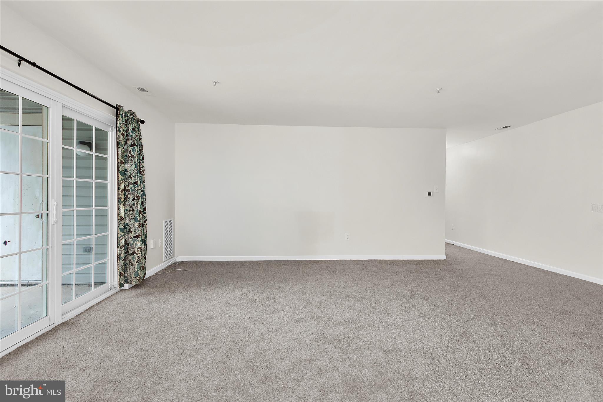 CROMWELL FOUNTAIN - Residential